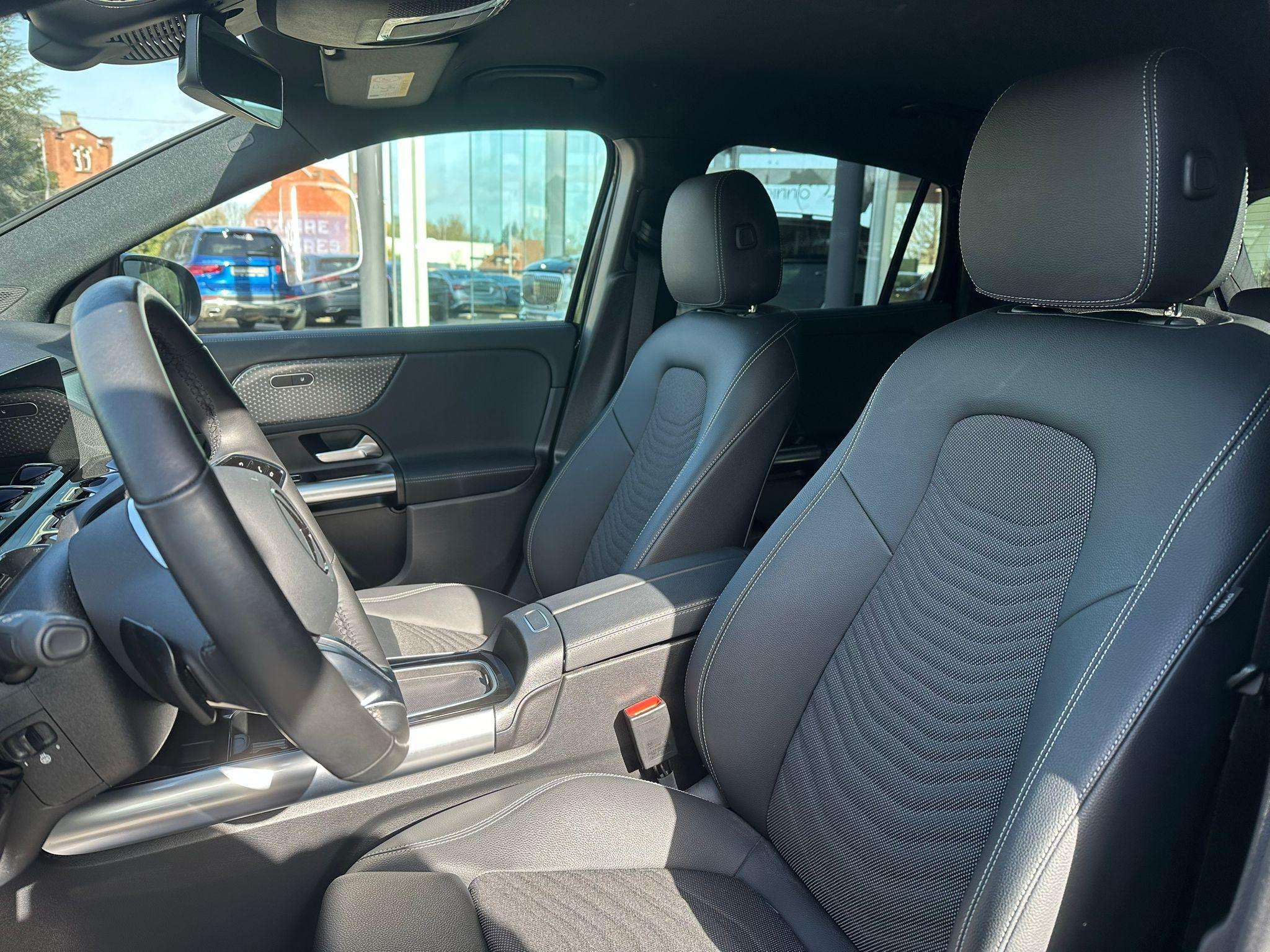 Mercedes-Benz GLA 180 GLA Business Line