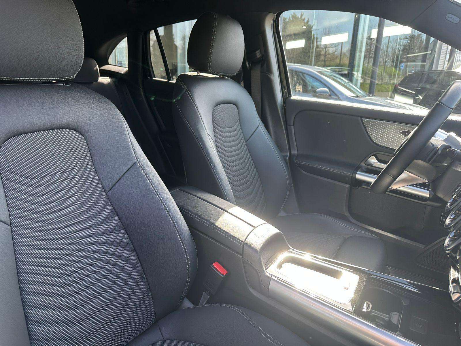 Mercedes-Benz GLA 180 GLA Business Line