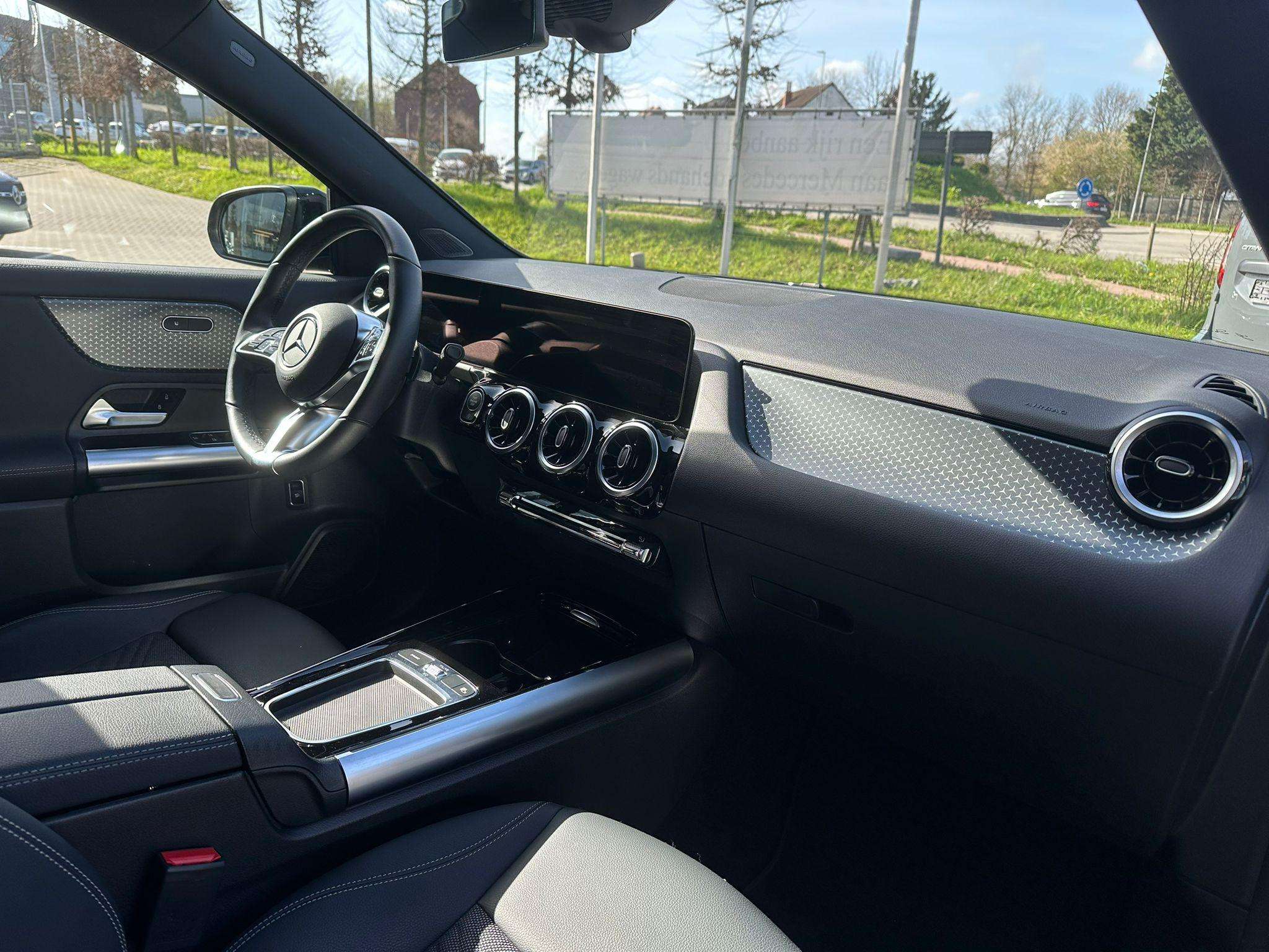 Mercedes-Benz GLA 180 GLA Business Line