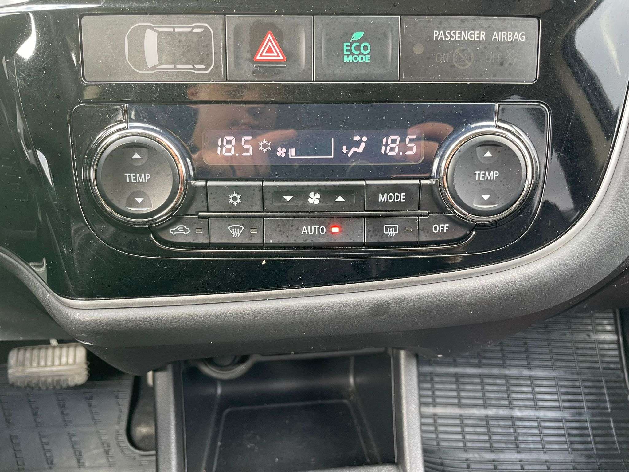 Mitsubishi Outlander Outlander 2.0i 4WD/NAVI/CAMERA/LED/TOIT PANO