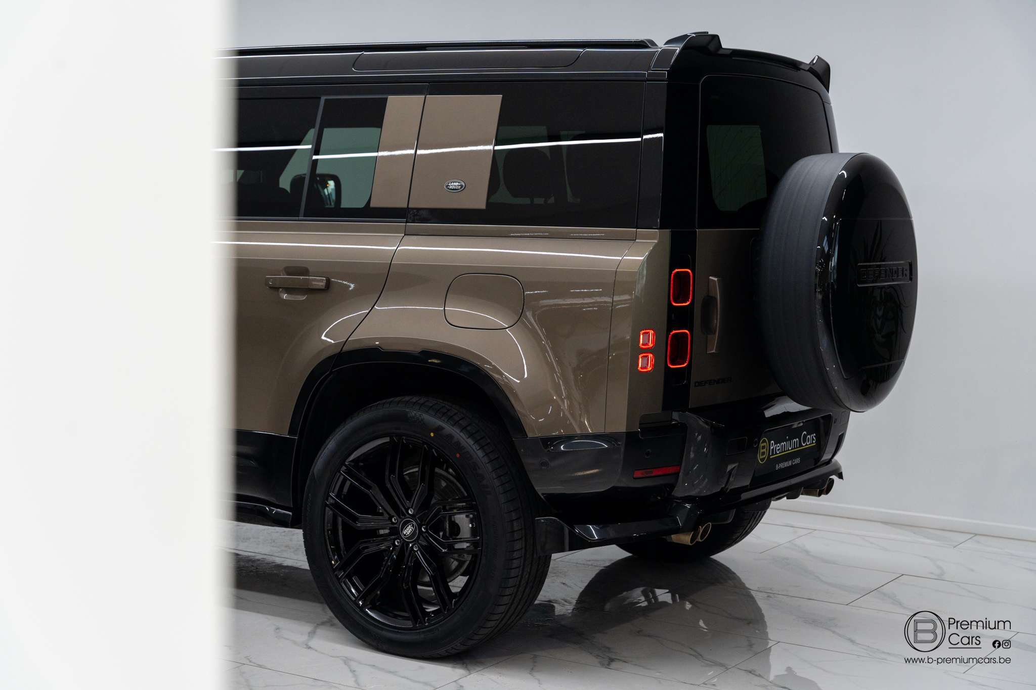 Land Rover Defender 110 / P400e S / AWD! Hybride! Bodykit! 22 Inch!