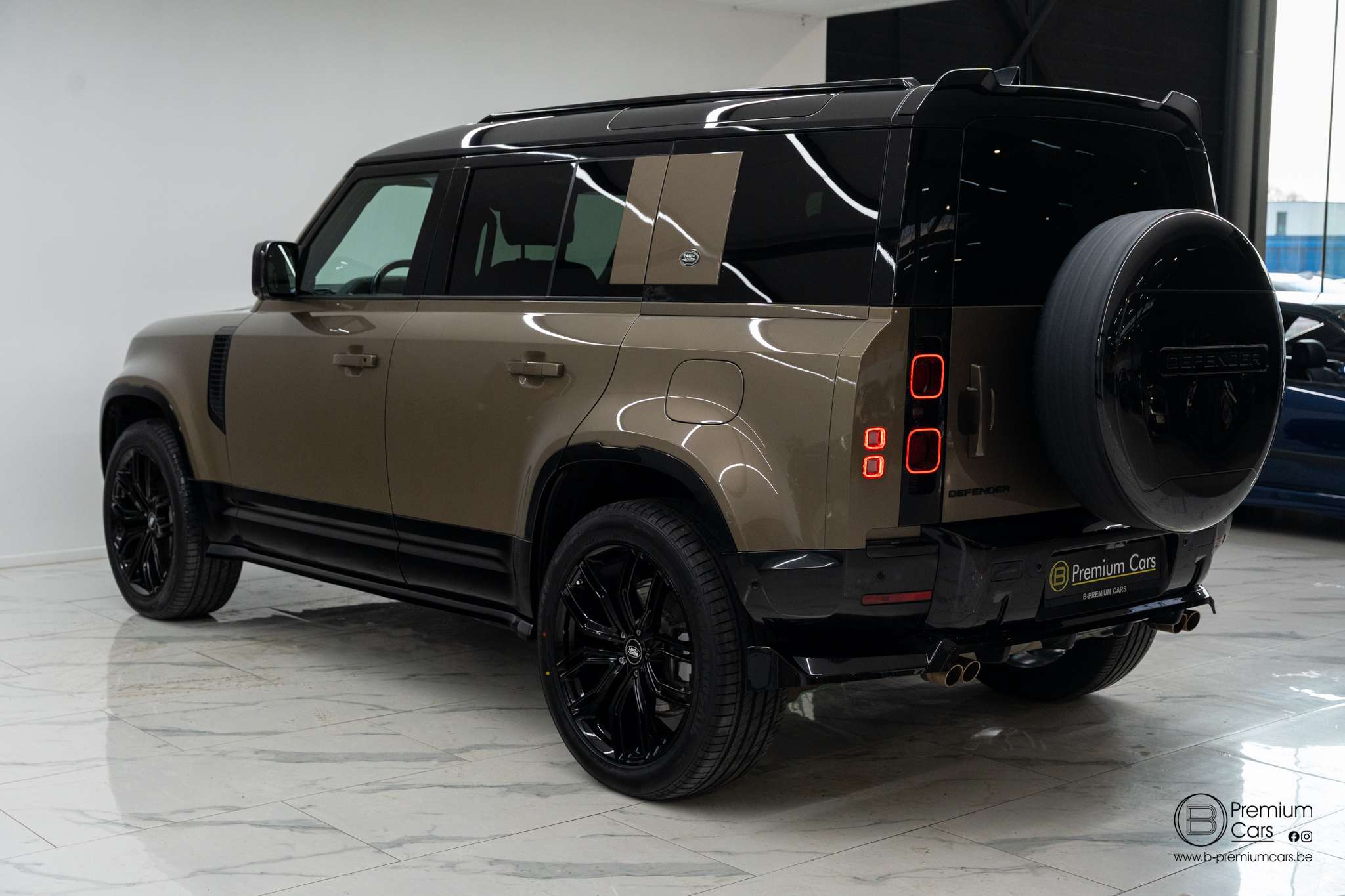 Land Rover Defender 110 / P400e S / AWD! Hybride! Bodykit! 22 Inch!