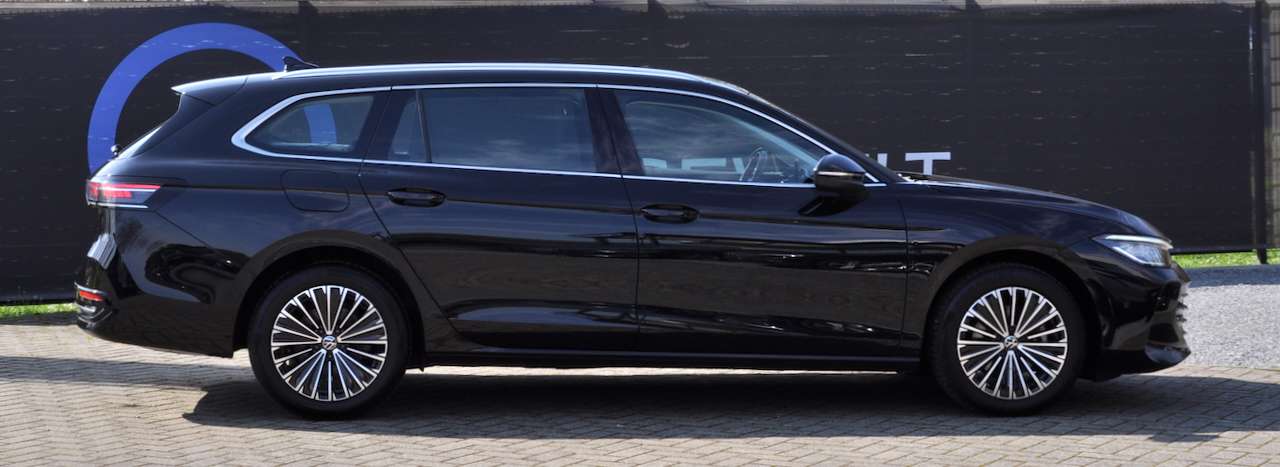 Volkswagen Passat Variant ELEGANCE MASSAGE BIG SCREEN CARPLAY ADAPTIVE CRUIS
