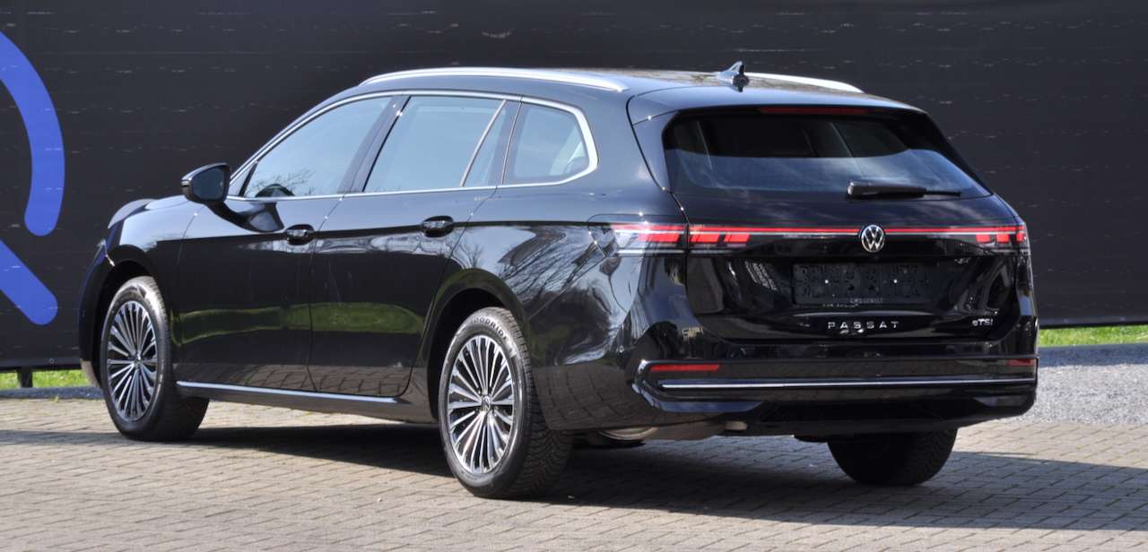 Volkswagen Passat Variant ELEGANCE MASSAGE BIG SCREEN CARPLAY ADAPTIVE CRUIS