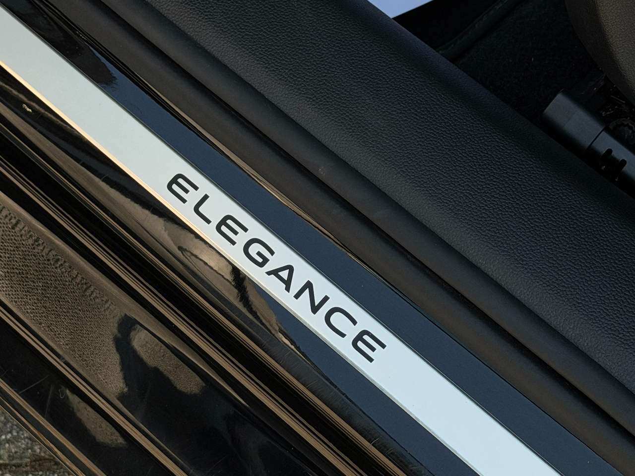 Volkswagen Passat Variant ELEGANCE MASSAGE BIG SCREEN CARPLAY ADAPTIVE CRUIS