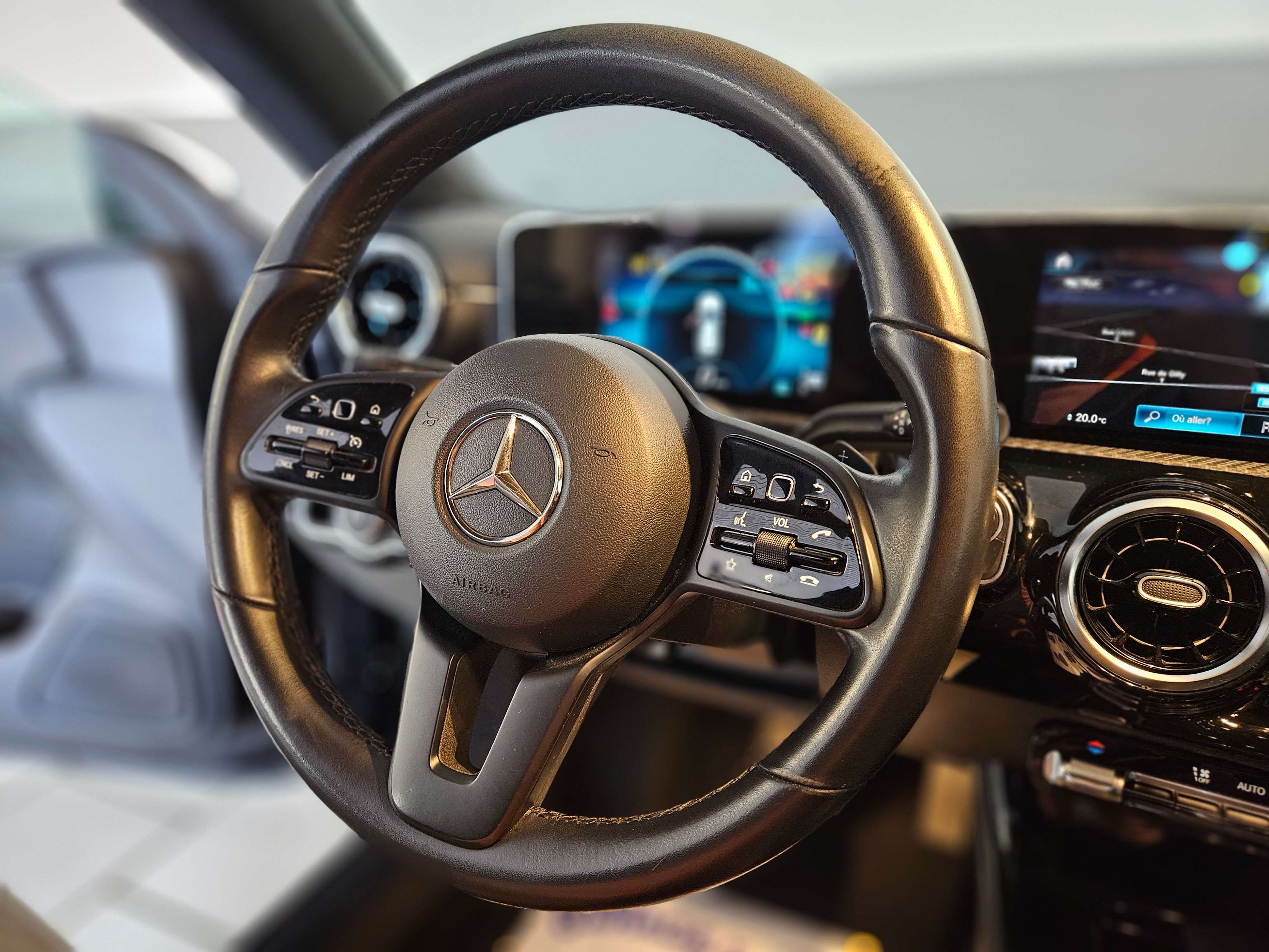 Mercedes-Benz CLA 200 20d 150cv | AUTOMATIQUE | PALETTES | NAVIGATION