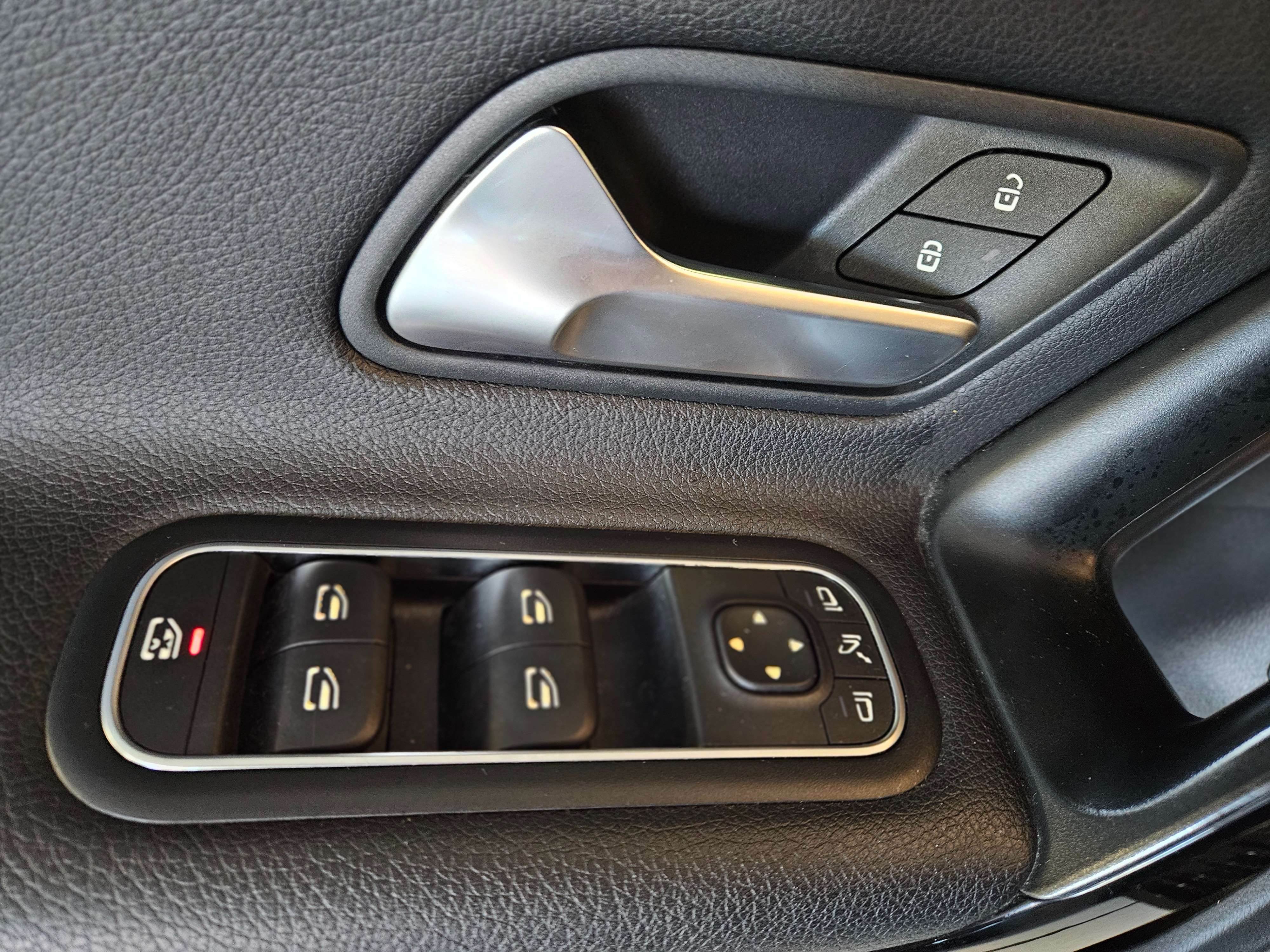 Mercedes-Benz CLA 200 20d 150cv | AUTOMATIQUE | PALETTES | NAVIGATION
