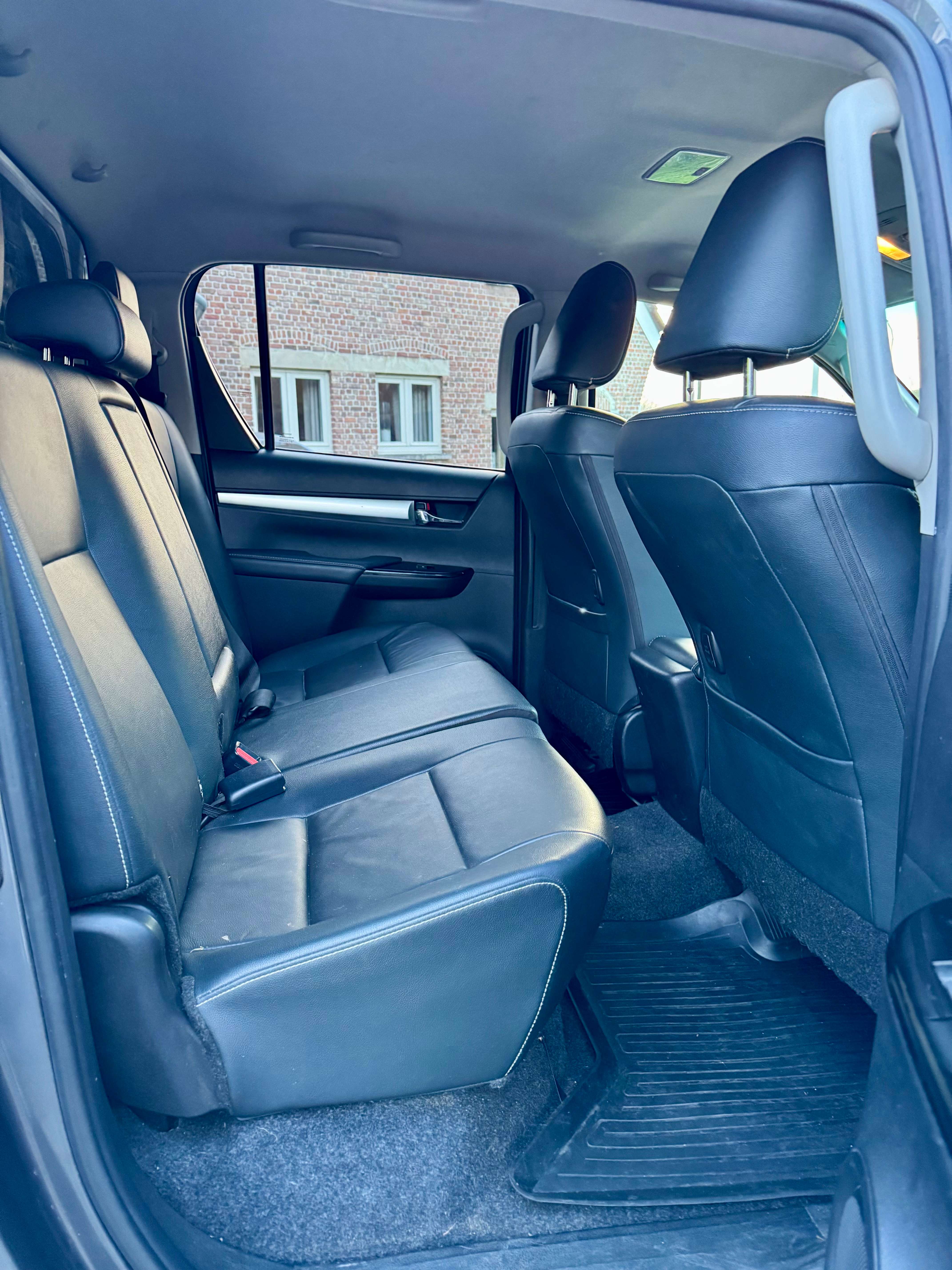 Toyota Hilux 2.4 D-4D Lounge (EU6.2) Belgium car TTC