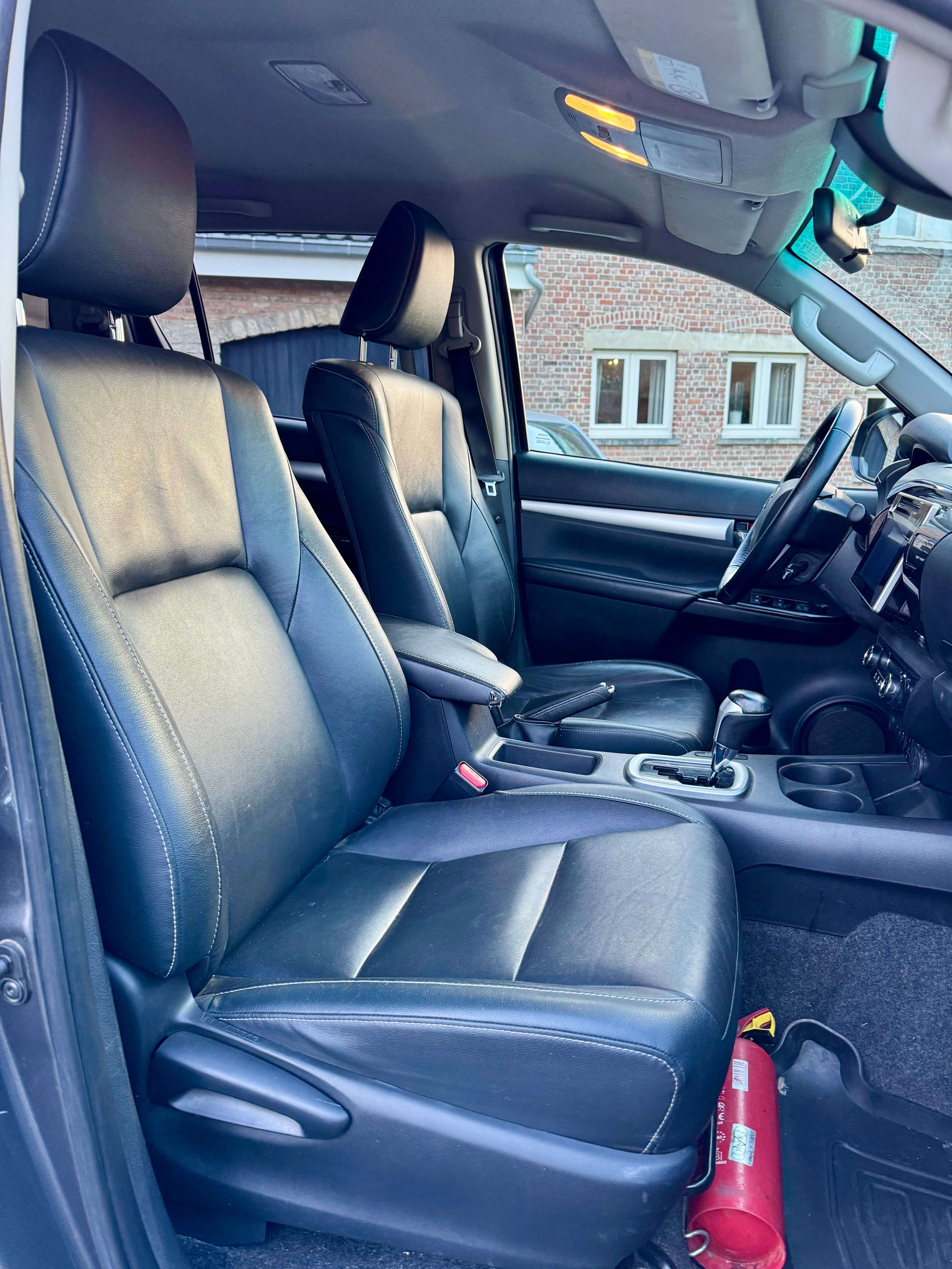Toyota Hilux 2.4 D-4D Lounge (EU6.2) Belgium car TTC