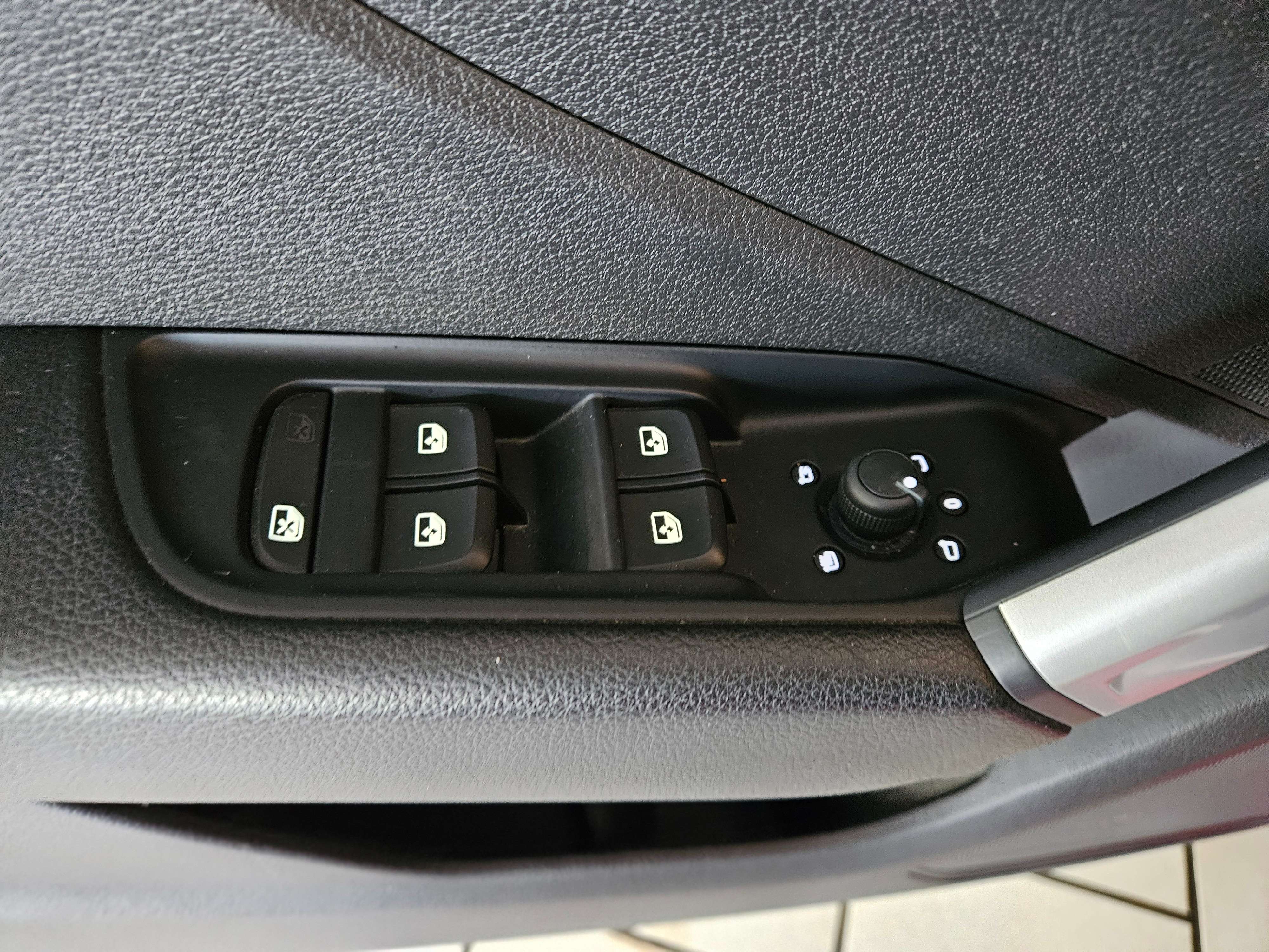 Audi Q2 S-LINE | BOITE AUTO | NAVIGATION | PHARES LED |