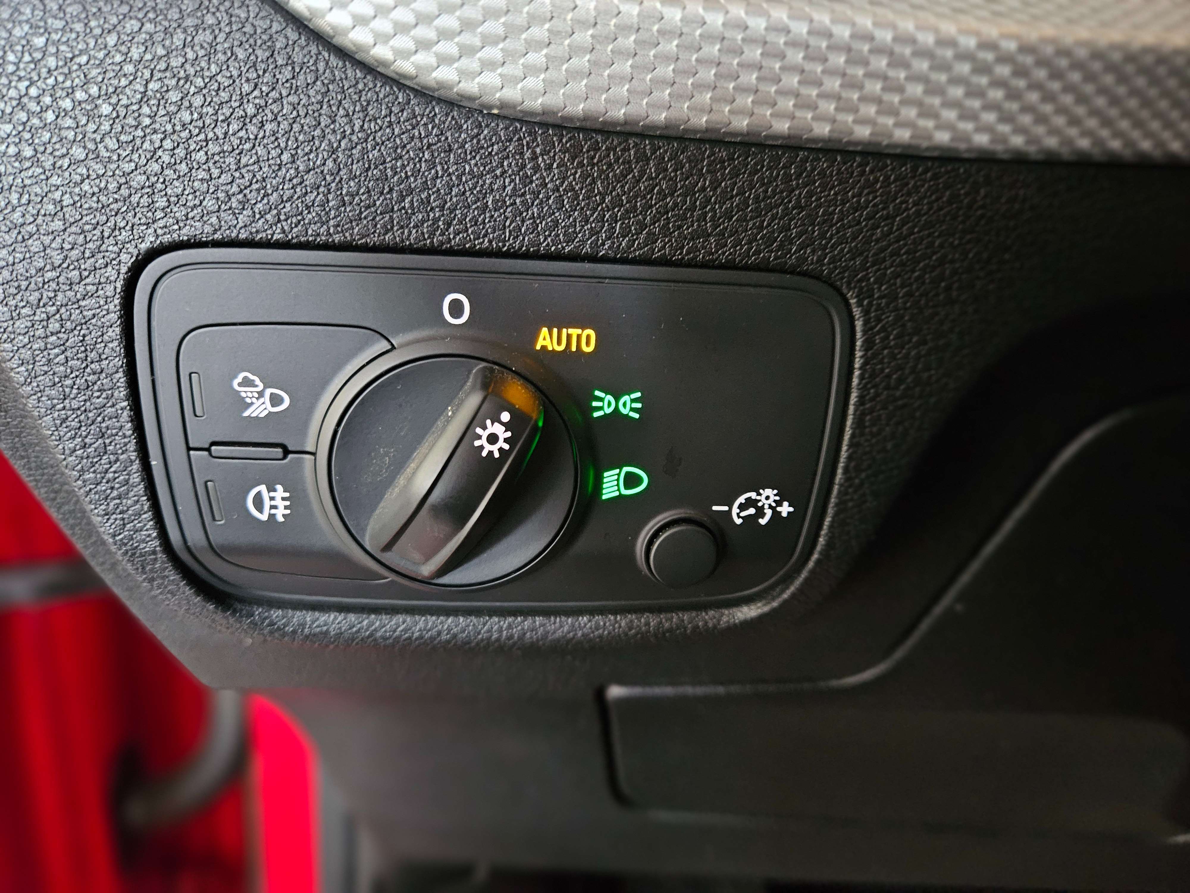 Audi Q2 S-LINE | BOITE AUTO | NAVIGATION | PHARES LED |