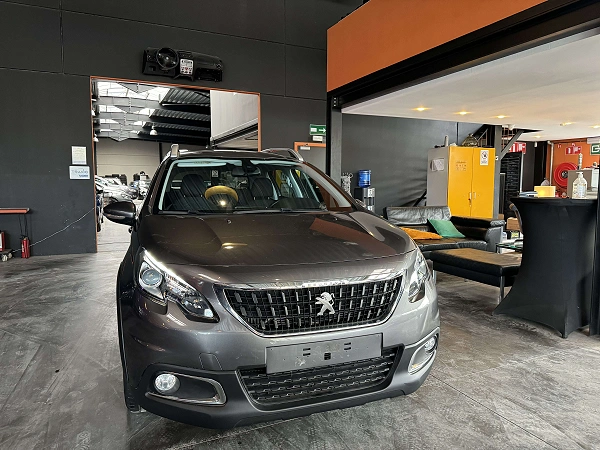 Peugeot 2008 1.2 - 29.000 KM - A/C MEDIA/TEL - LIM/REG - NAVI