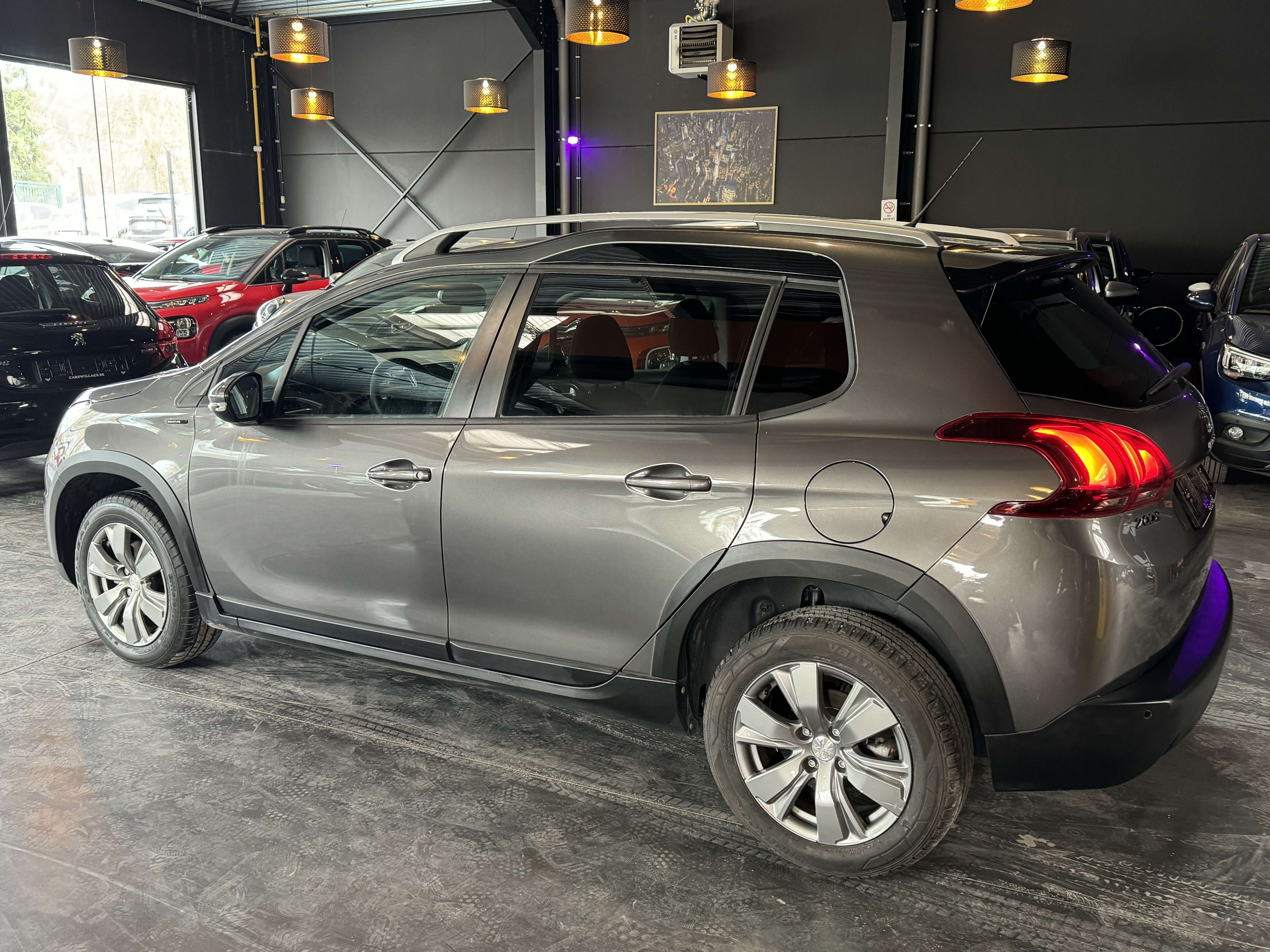 Peugeot 2008 1.2 - 29.000 KM - A/C MEDIA/TEL - LIM/REG - NAVI