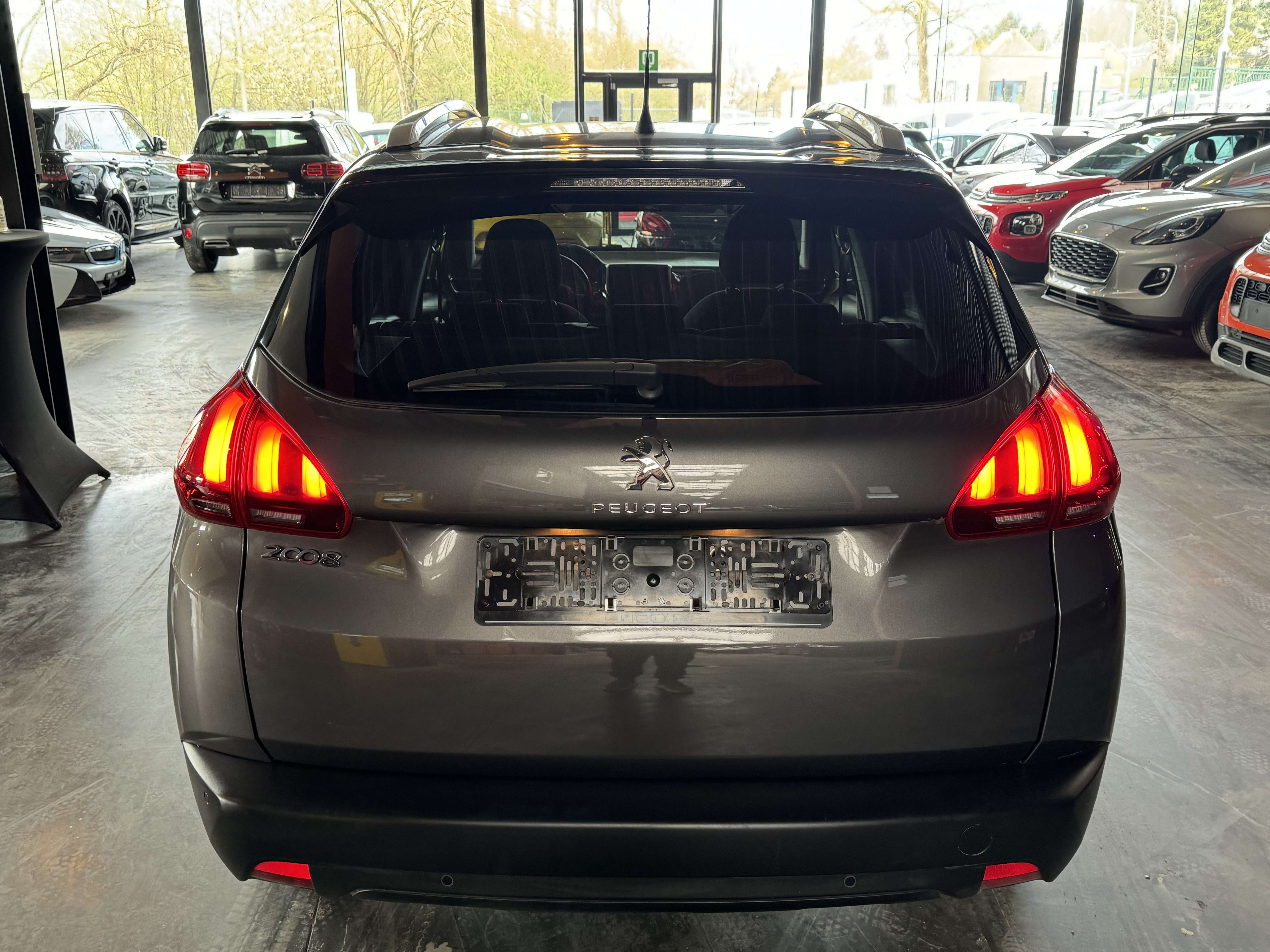 Peugeot 2008 1.2 - 29.000 KM - A/C MEDIA/TEL - LIM/REG - NAVI