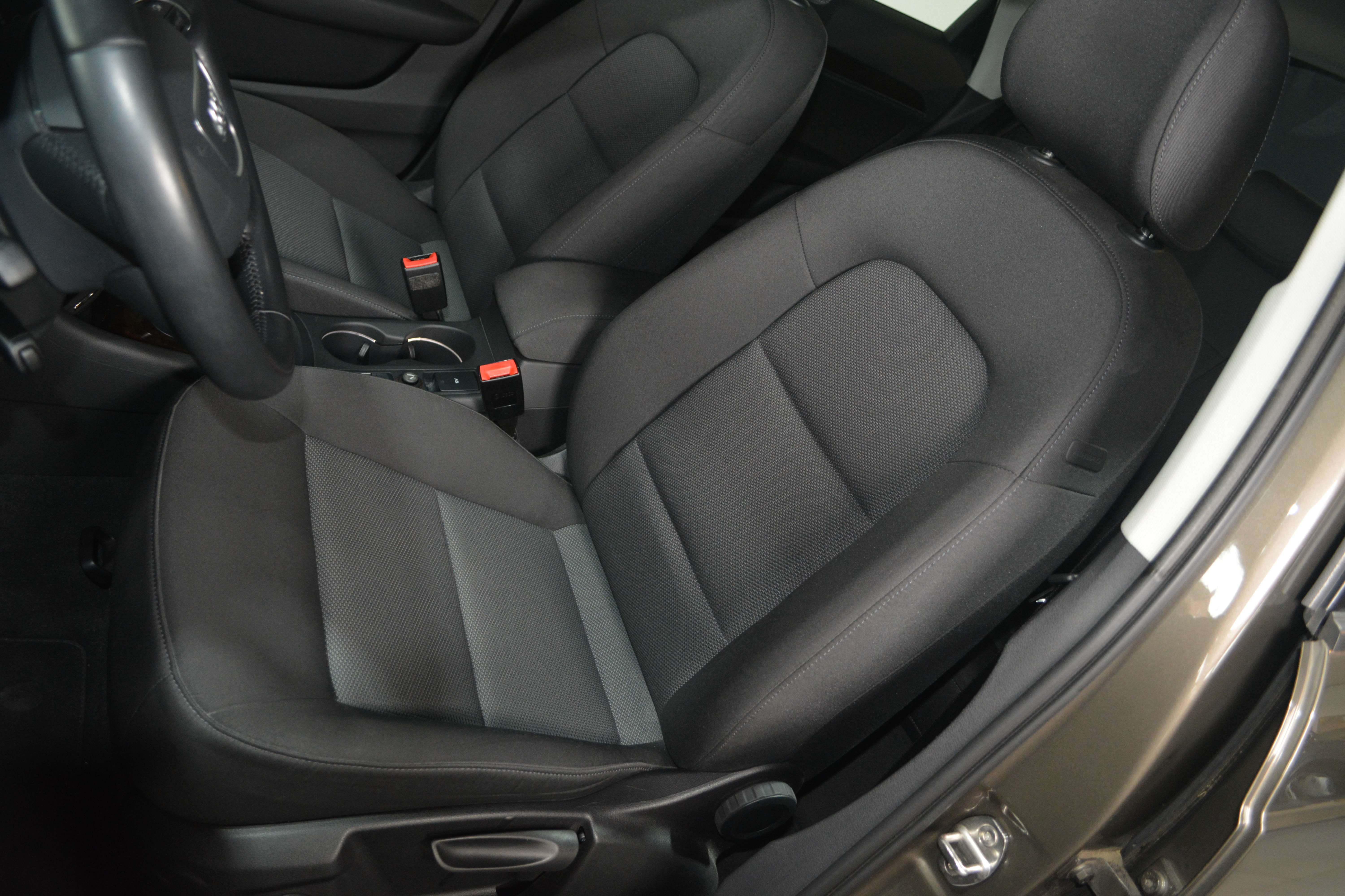 Audi Q3 Q3 1.4 TFSI c.o.d S tronic NAVI / 60.000 KM / TOPS
