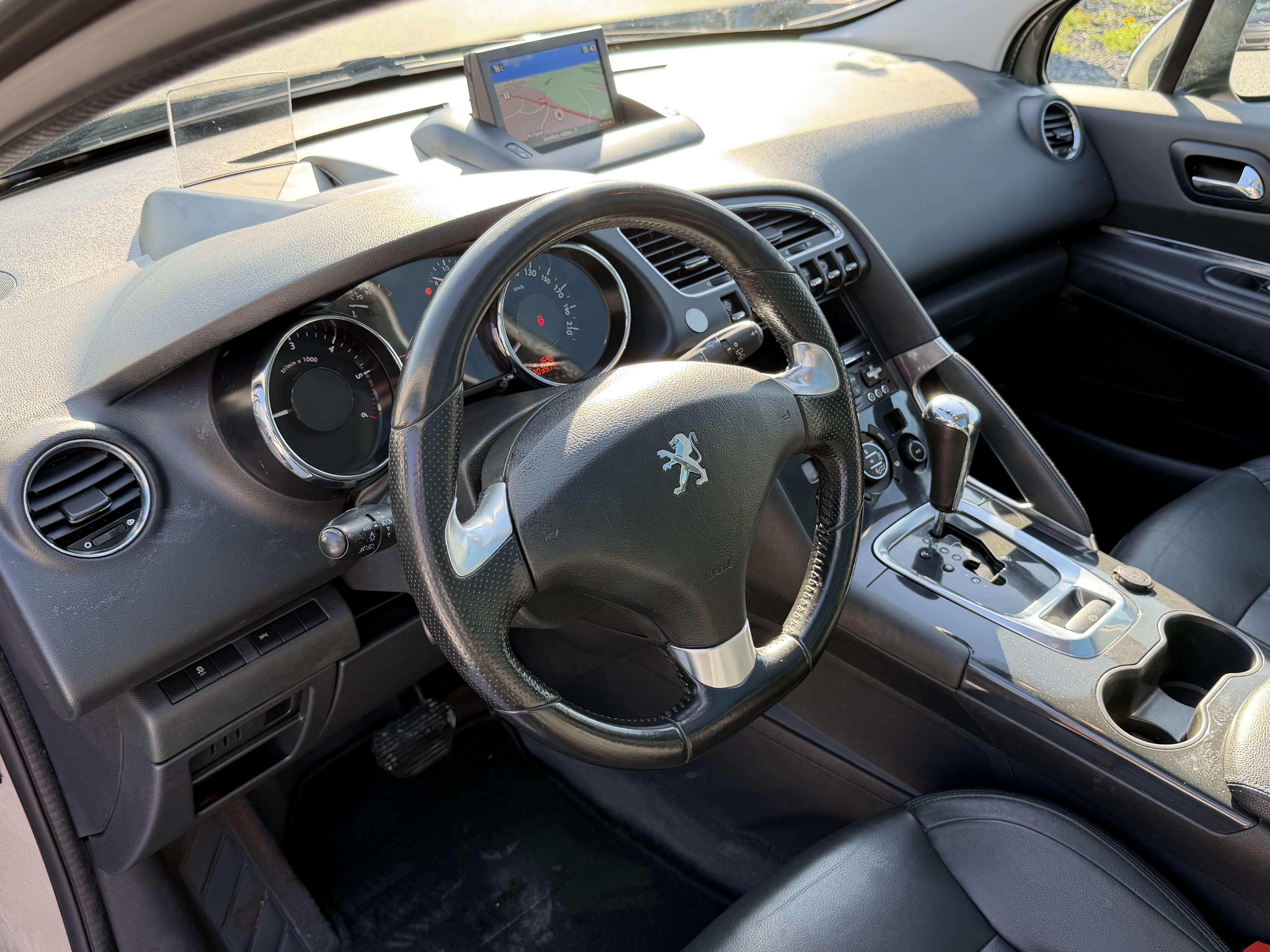 Peugeot 3008 3008 2.0 HDi Allure - Navi - HEAD UP - 2015