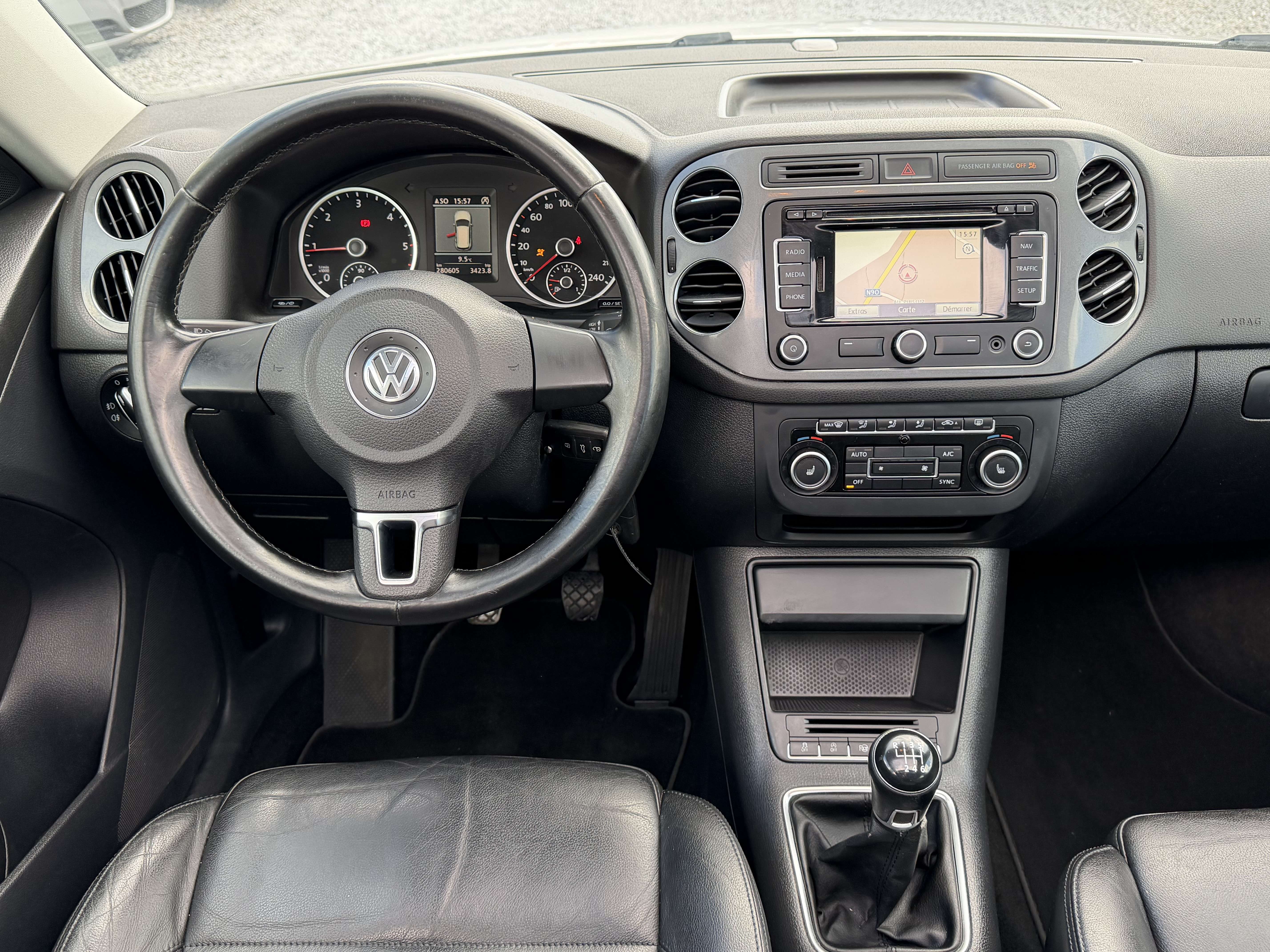 Volkswagen Tiguan 2.0 TDi - R LINE - Toit panoramique - Navigation
