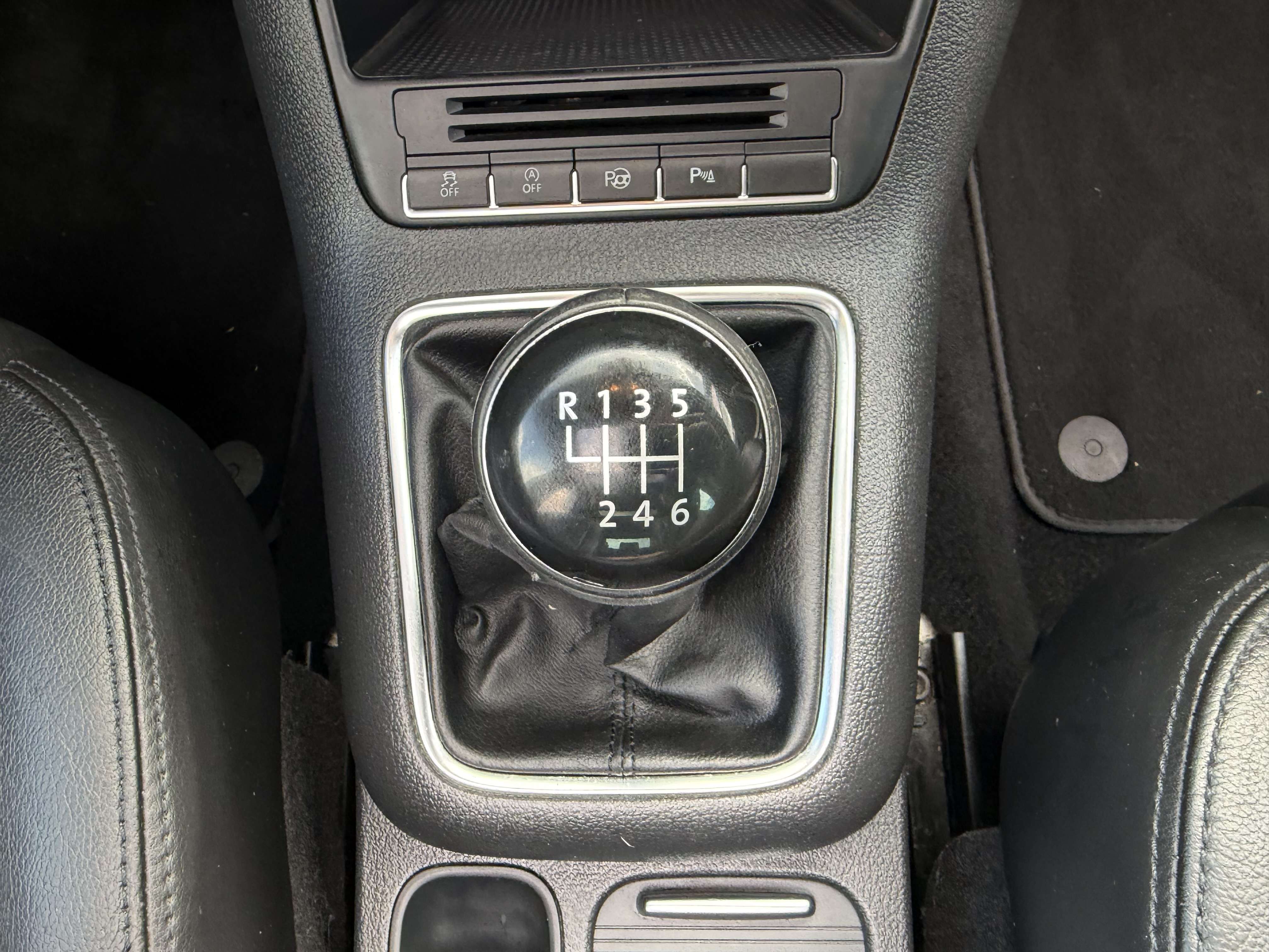 Volkswagen Tiguan 2.0 TDi - R LINE - Toit panoramique - Navigation