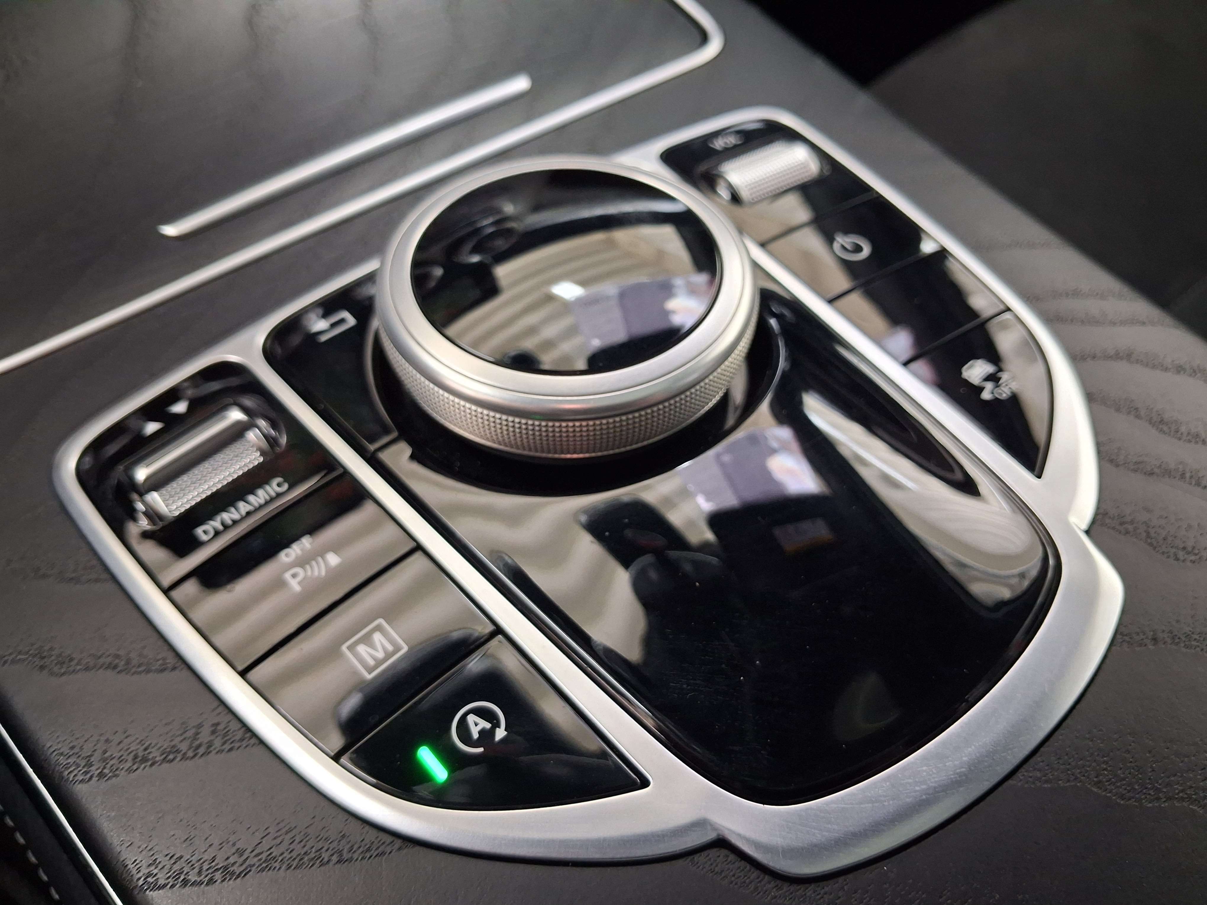 Mercedes-Benz GLC 220 GLC 220 d 4-Matic/TOIT OUV/NAVI/PALETTE/CAMERA/USB