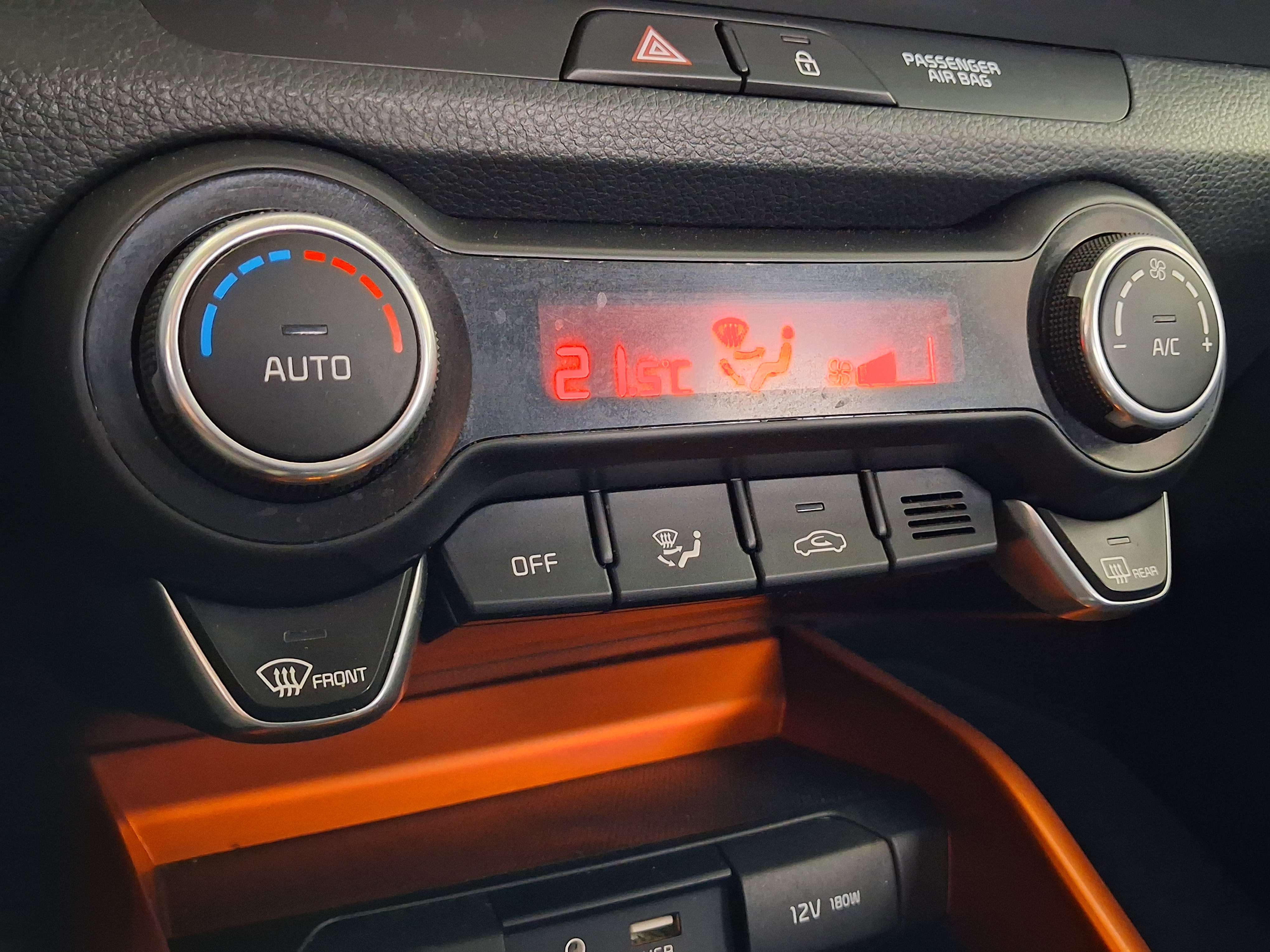 Kia Stonic Stonic 1.0 T Sense ISG / 1 ER PROP / CARNET / GPS