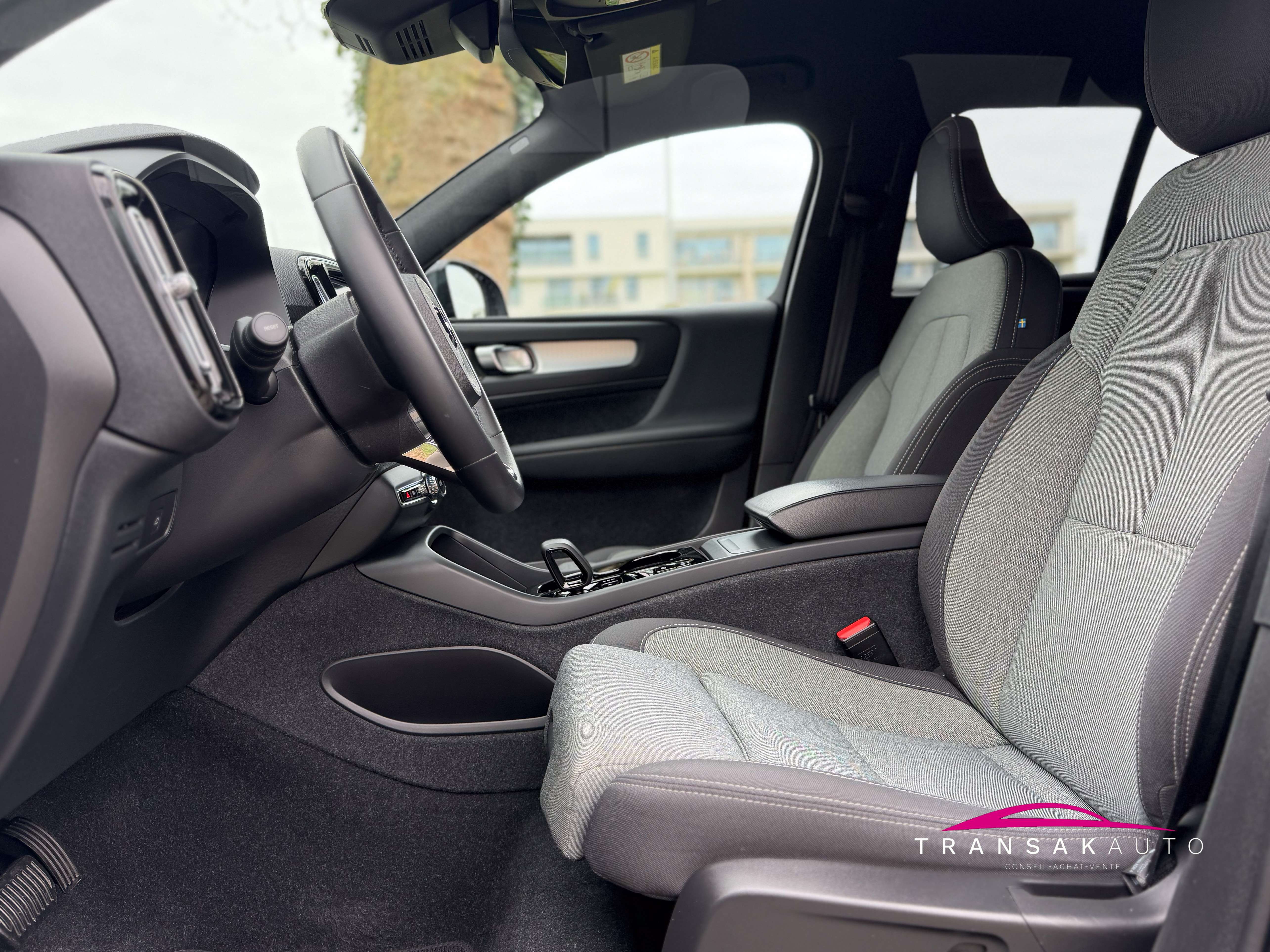 Volvo XC40 Garantie 2 ans VOLVO - 2L B3 MHEV Plus Dark Design DCT +