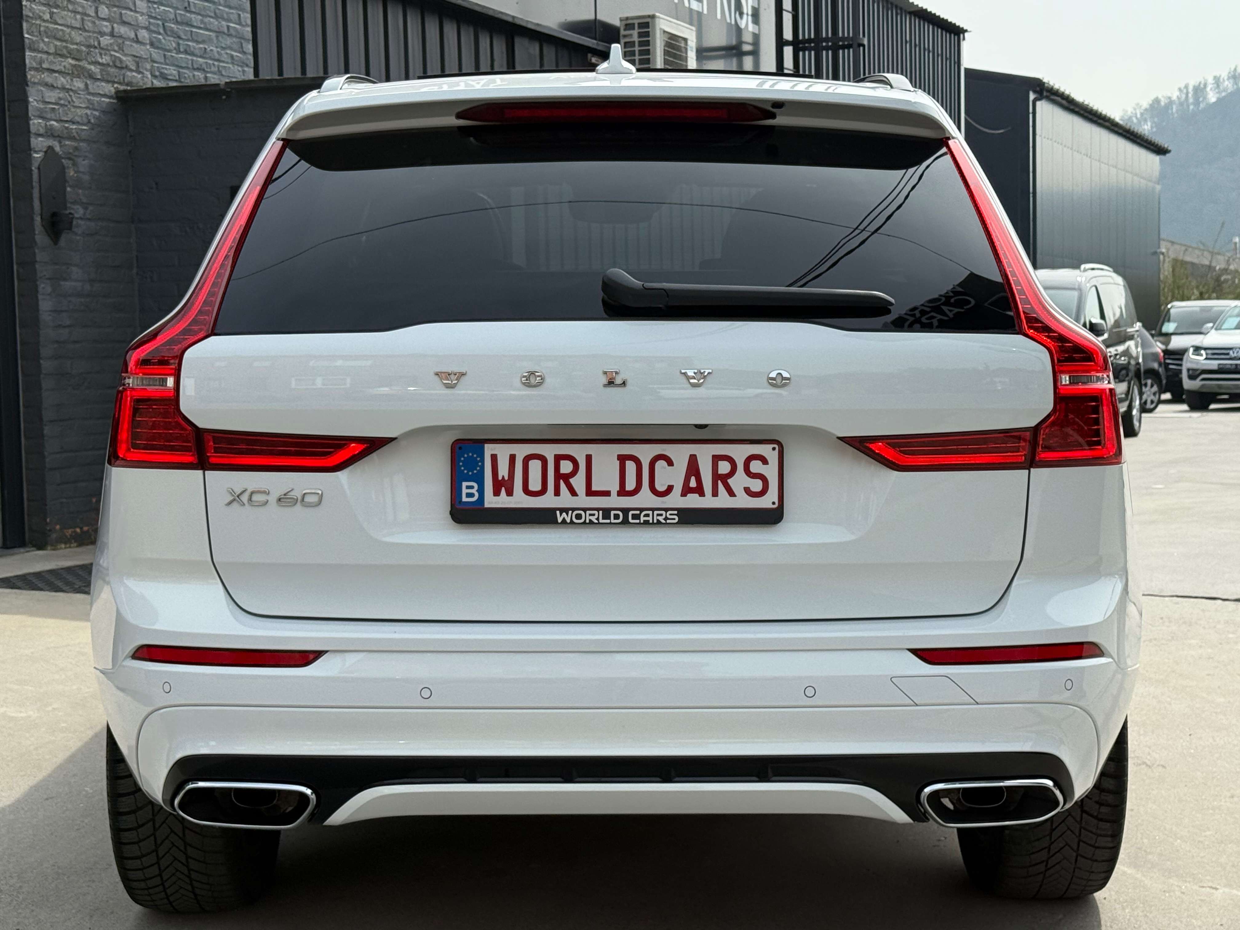 Volvo XC60 2.0 B4 MHEV TOIT PANO DISTRO CAMERA NAVI FULL OP.