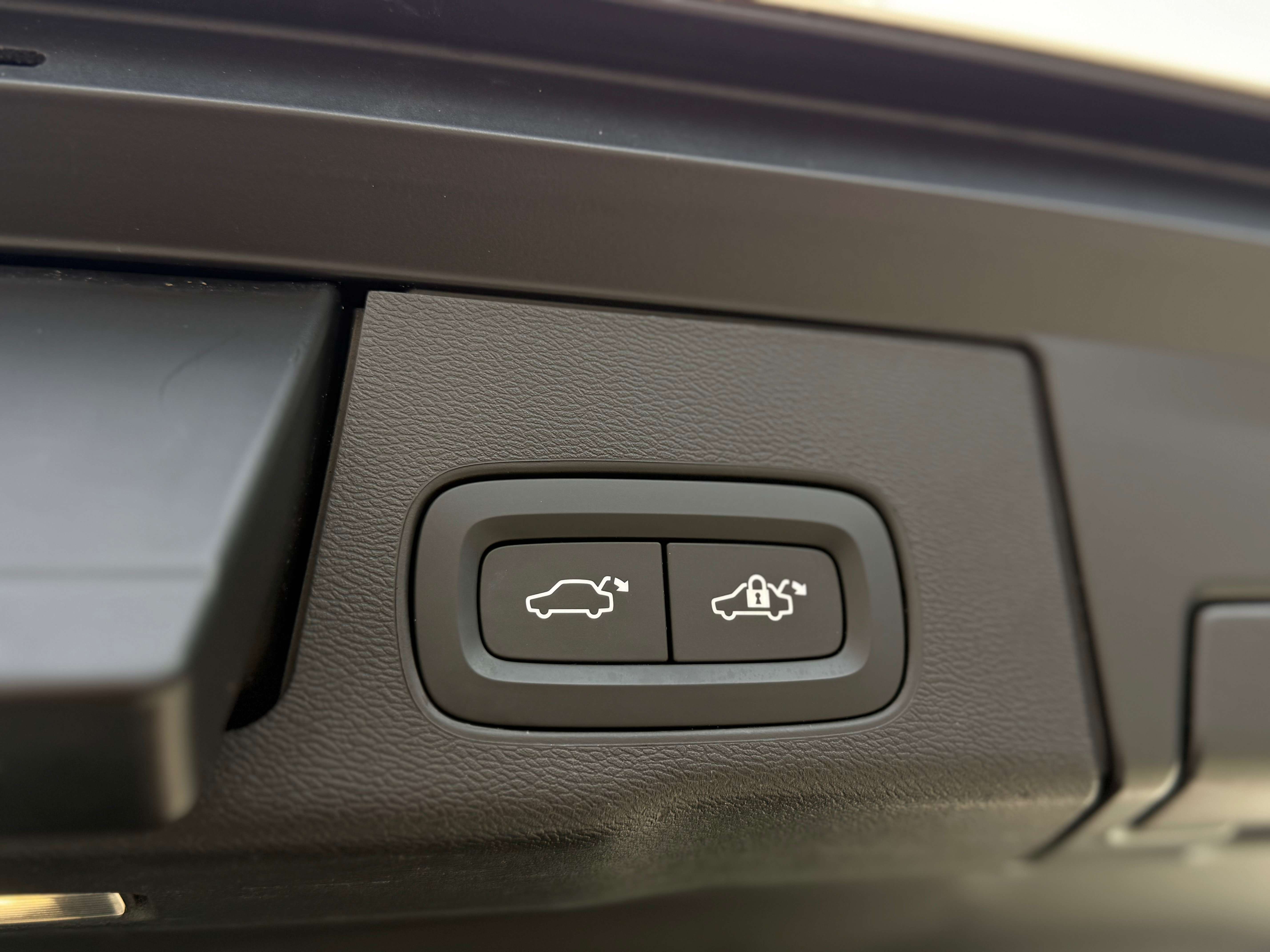 Volvo XC60 2.0 B4 MHEV TOIT PANO DISTRO CAMERA NAVI FULL OP.