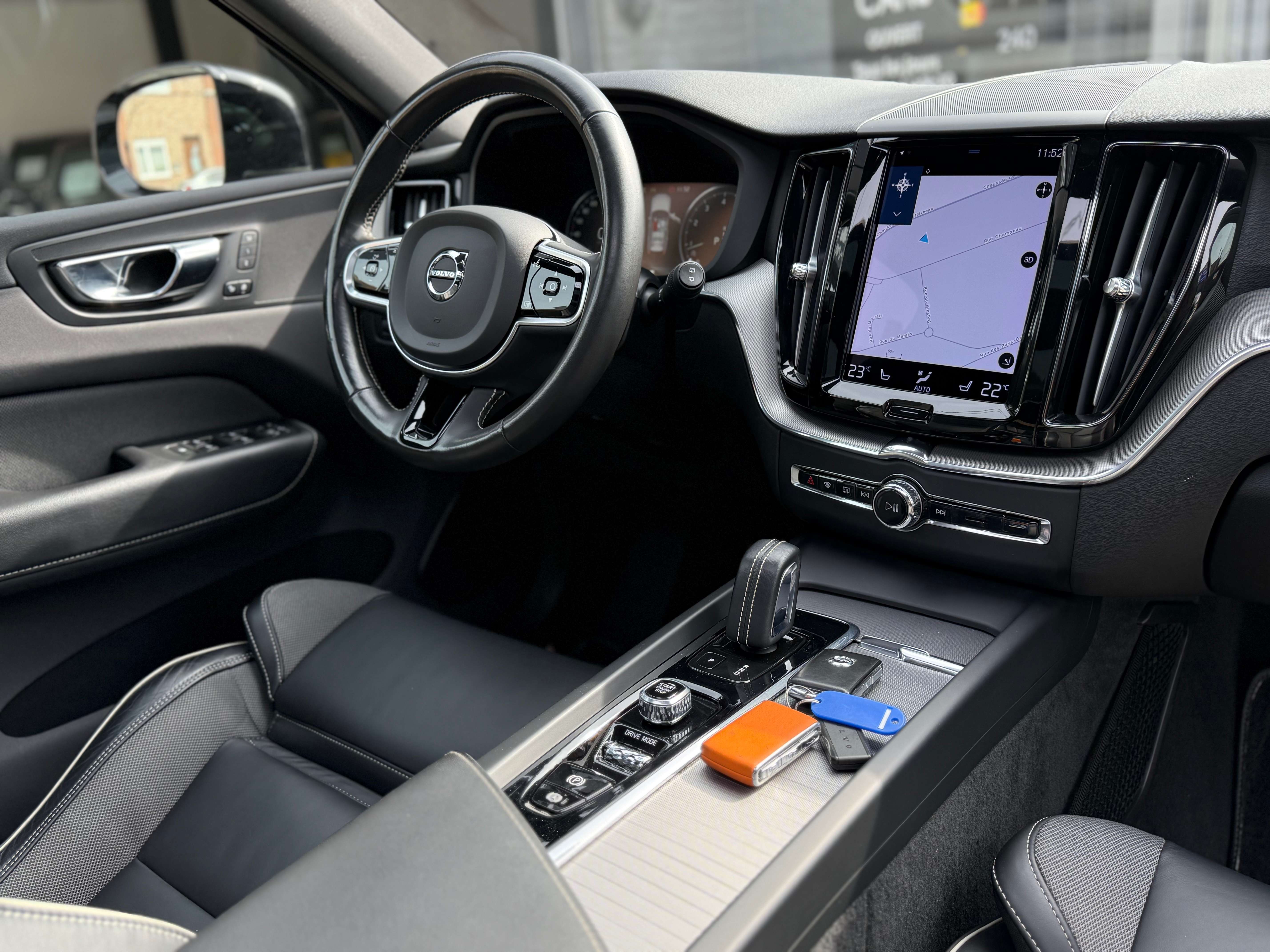 Volvo XC60 2.0 B4 MHEV TOIT PANO DISTRO CAMERA NAVI FULL OP.