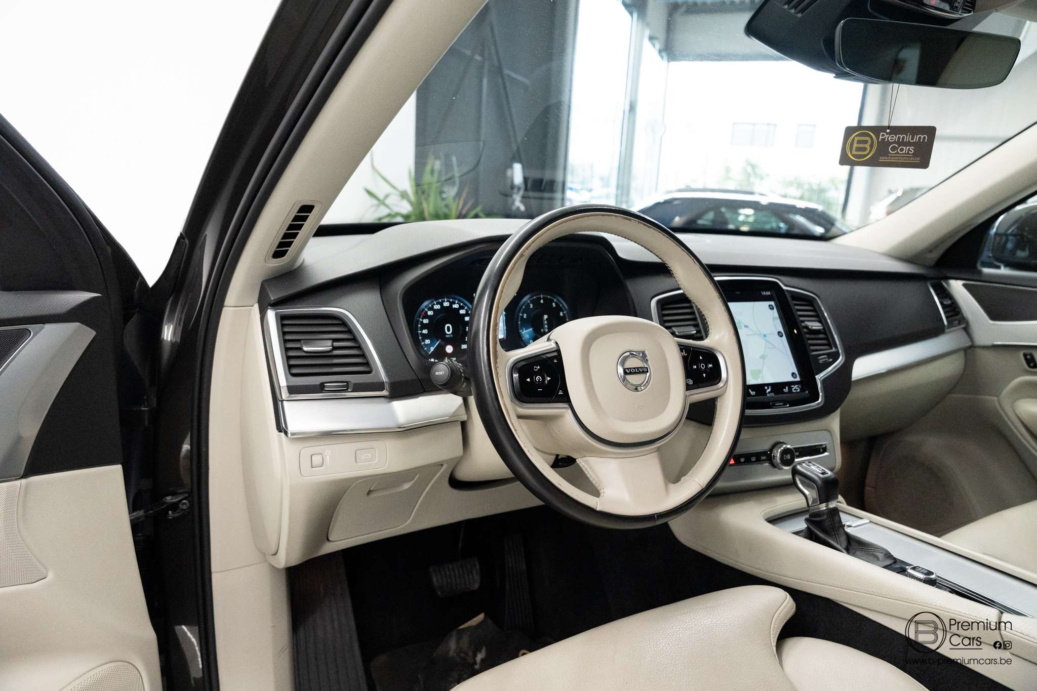 Volvo XC90 T5 awd Momentum! ACC! Lichte vracht / Utilitaire!