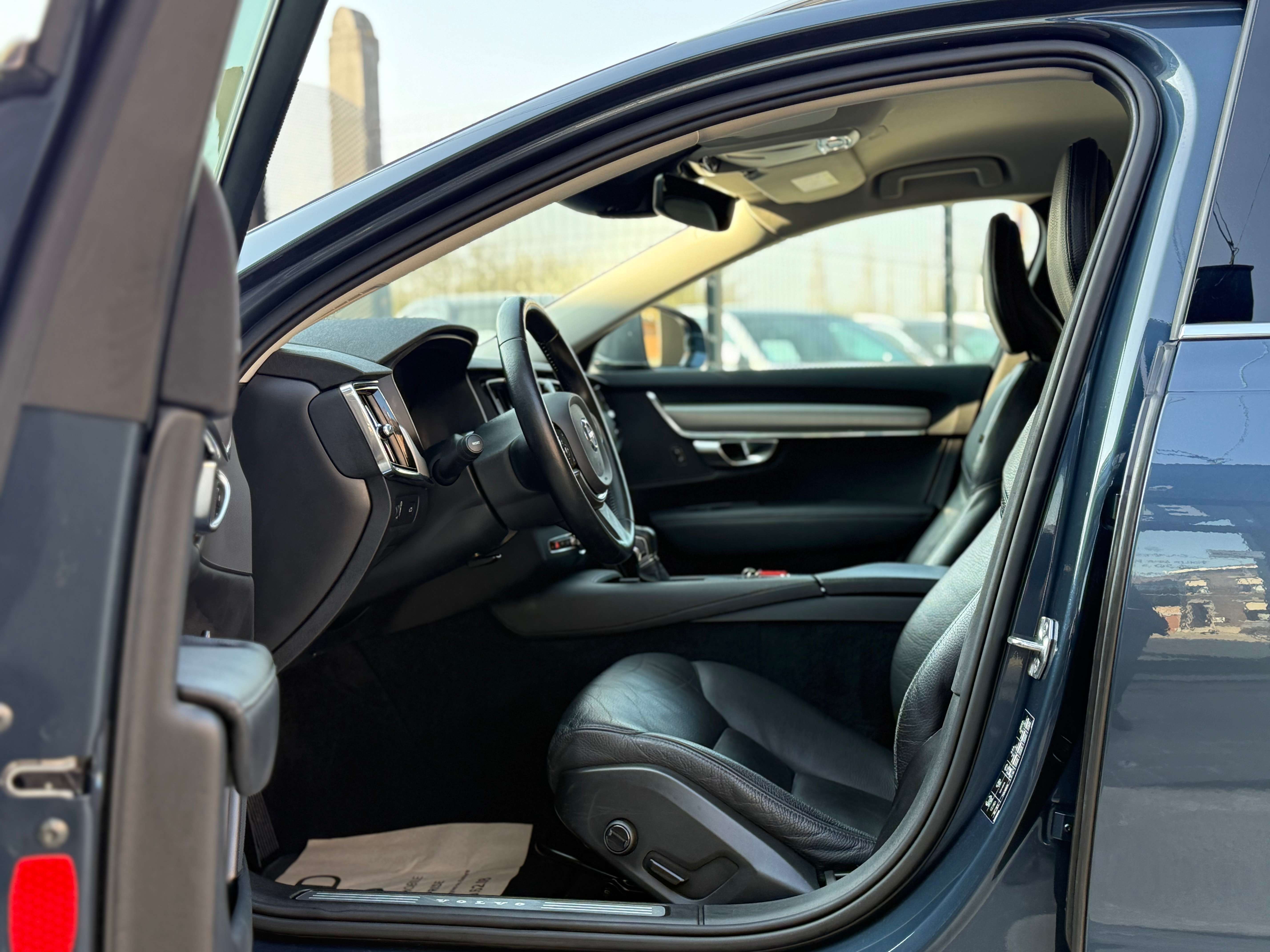 Volvo V90 2.0 D3 GEARTRONIC COCKPIT DISTRO CAMERA LINE ASS.