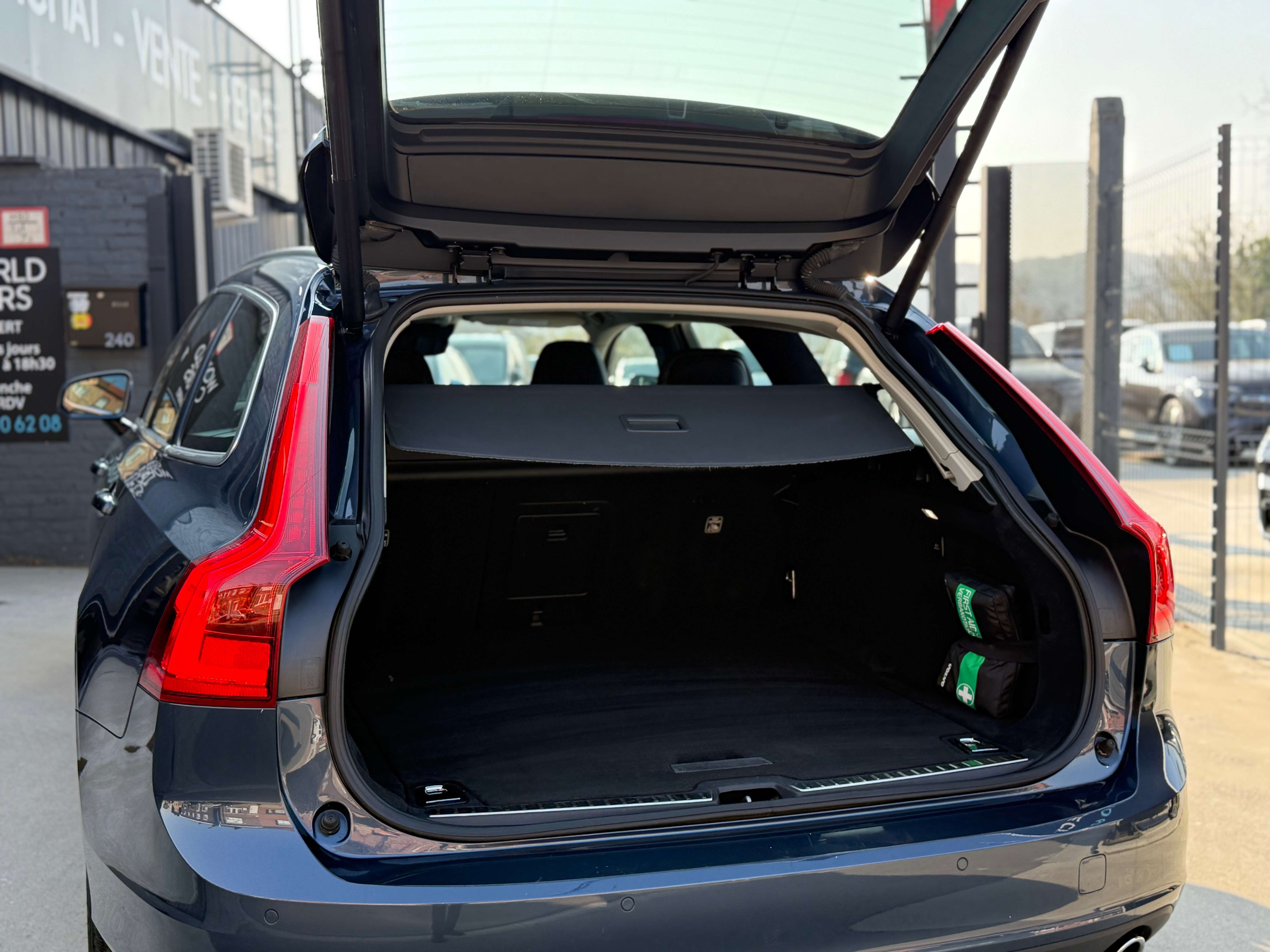 Volvo V90 2.0 D3 GEARTRONIC COCKPIT DISTRO CAMERA LINE ASS.