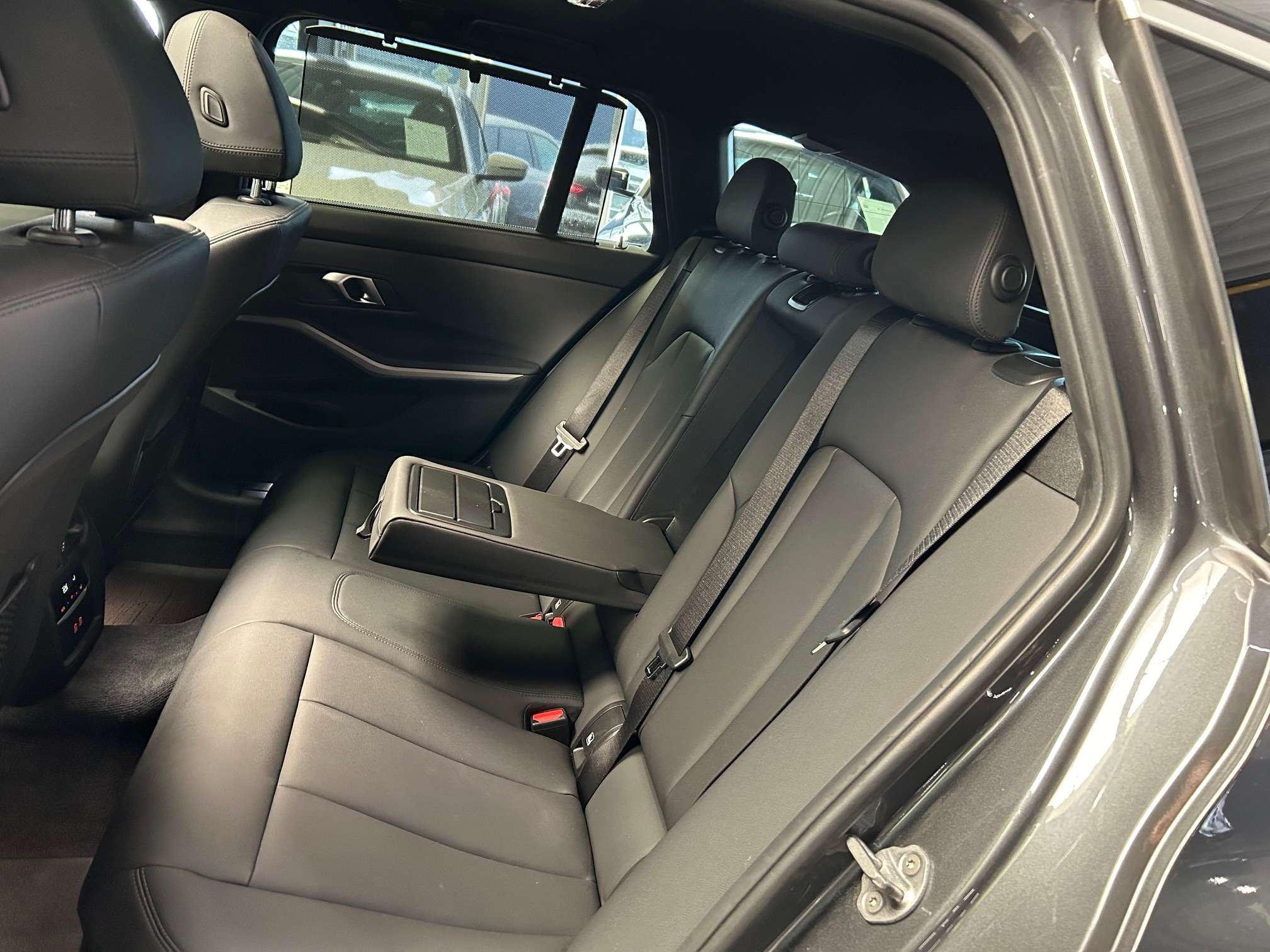 BMW 330 e Touring Alu19"/Pano/Leder/Led/Cam *1j garantie*