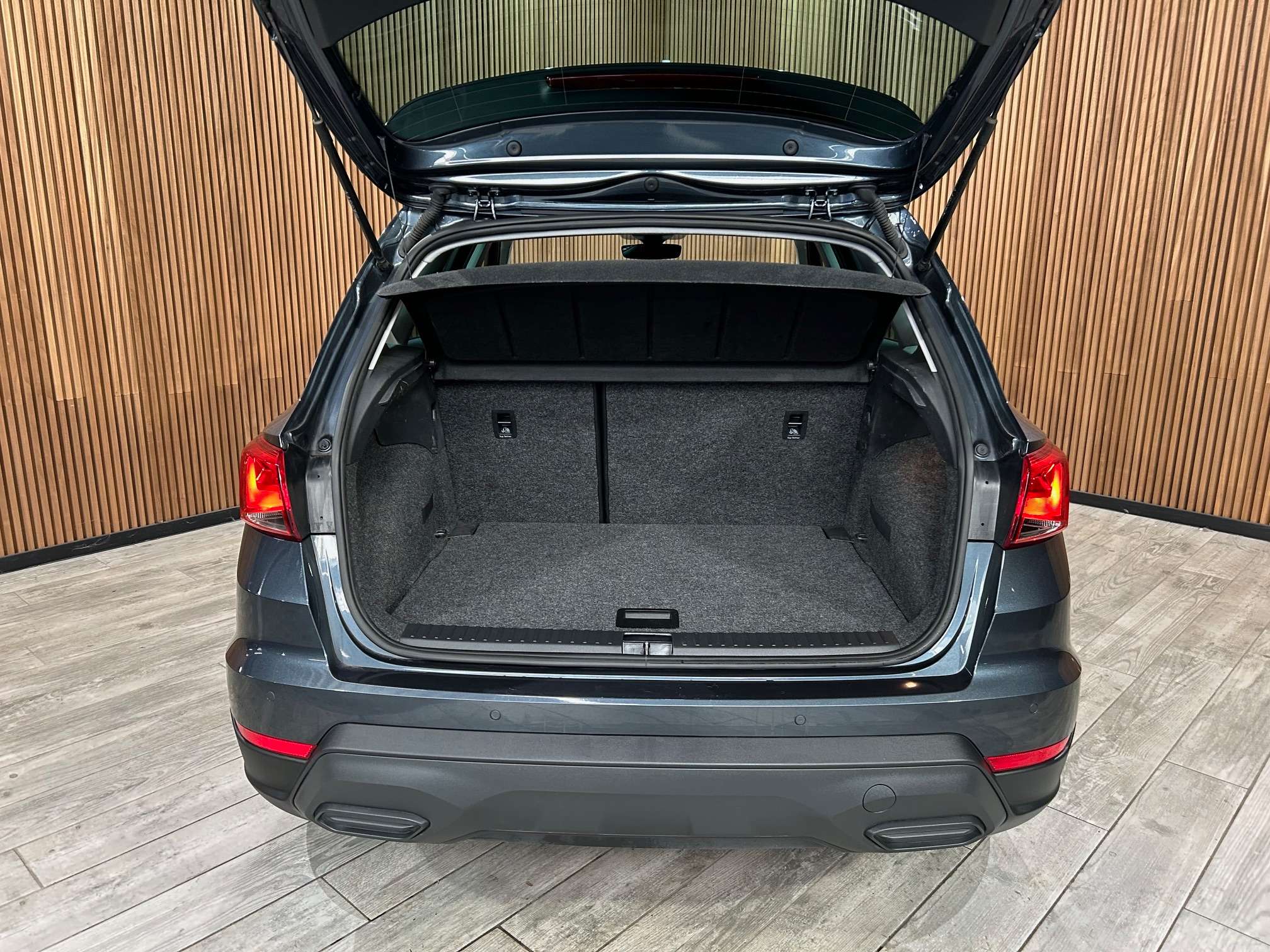 SEAT Arona 1.0 TSI DSG Alu/Leder/Led/Pdc/Cruise *1j garantie*