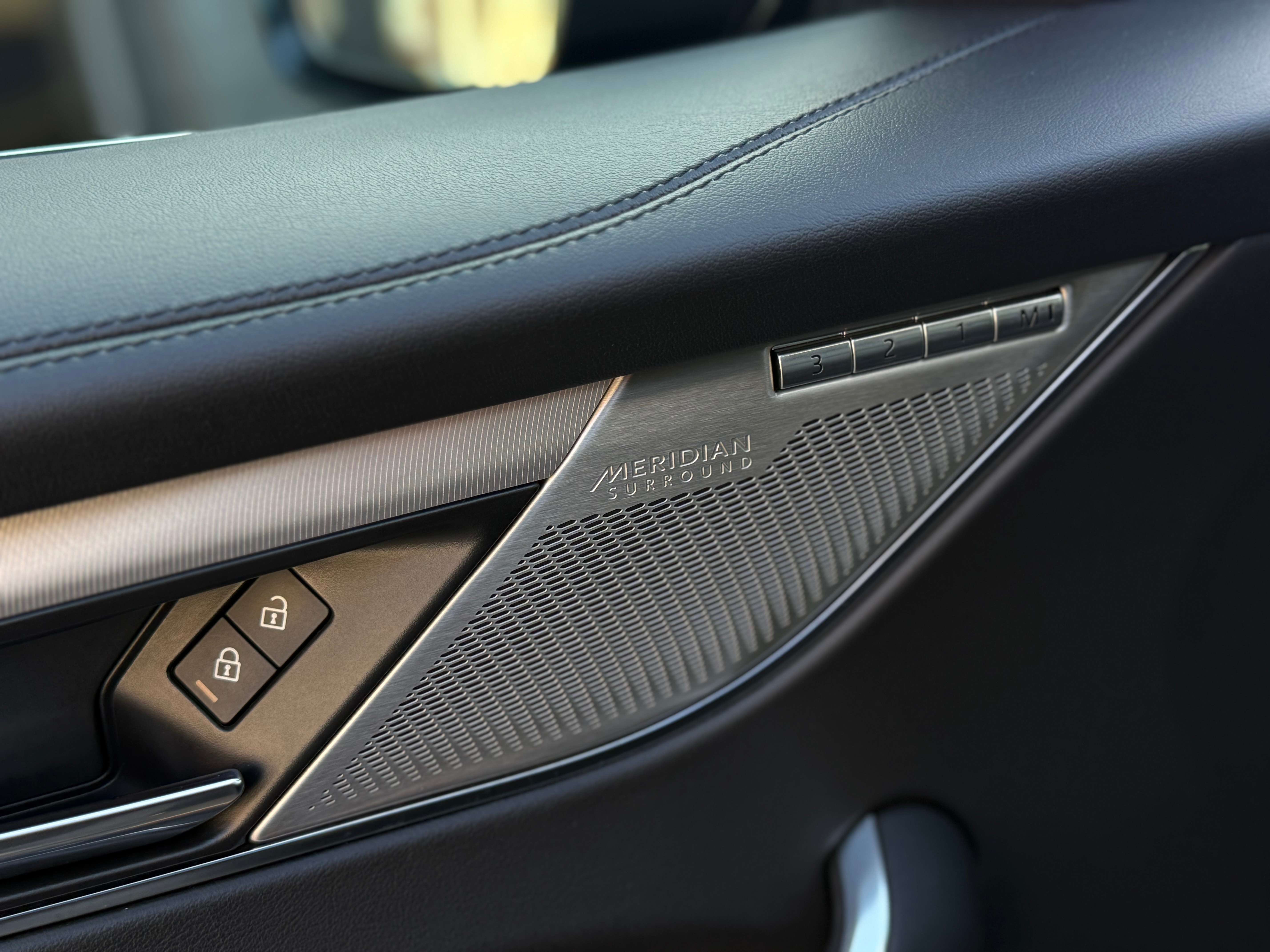 Jaguar F-Pace PHEV 2.0T P400e PORTFOLIO PANO COCKPIT CAM360 FULL