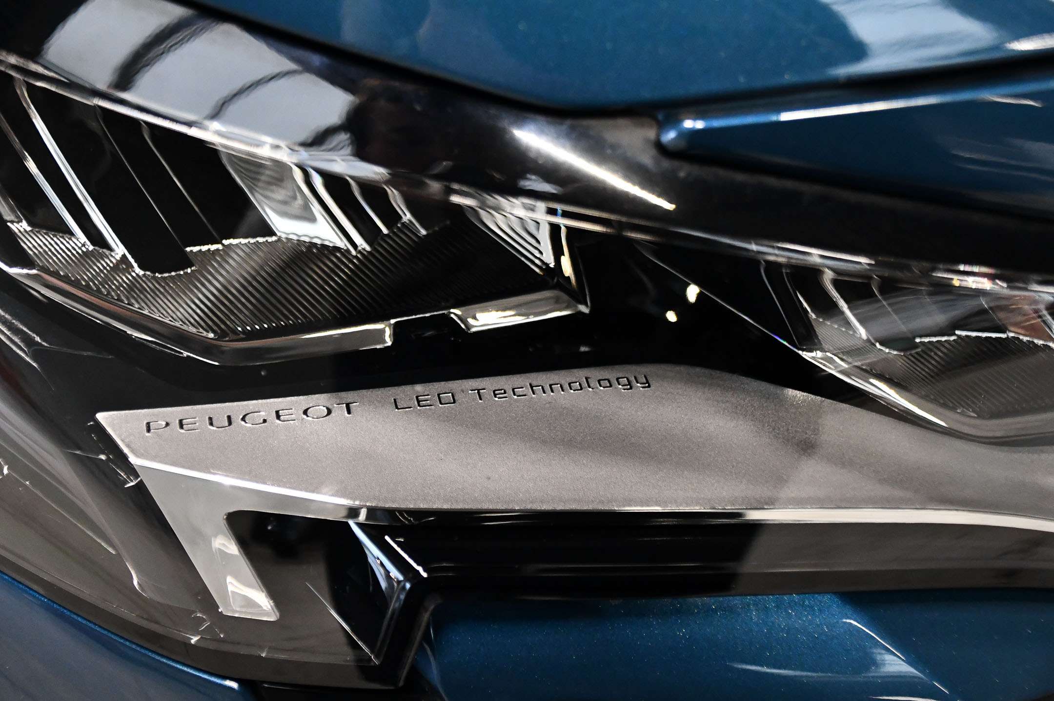 Peugeot 3008 Hybride - Allure - Cruise Control - 360° Camera - Carplay