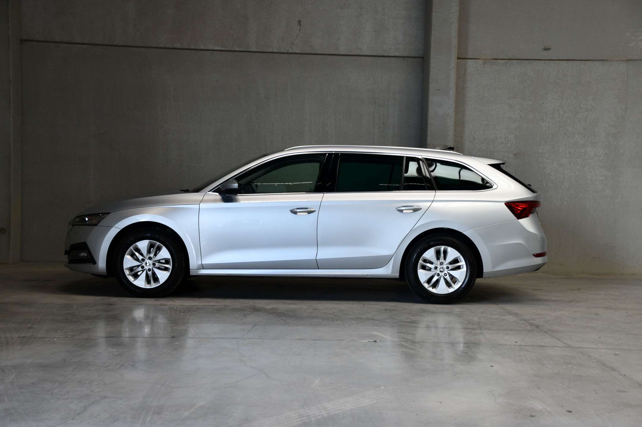 Skoda Octavia 1.0 eTec - DSG - Cruise Control - Carplay - Zetelverwarming - DAB
