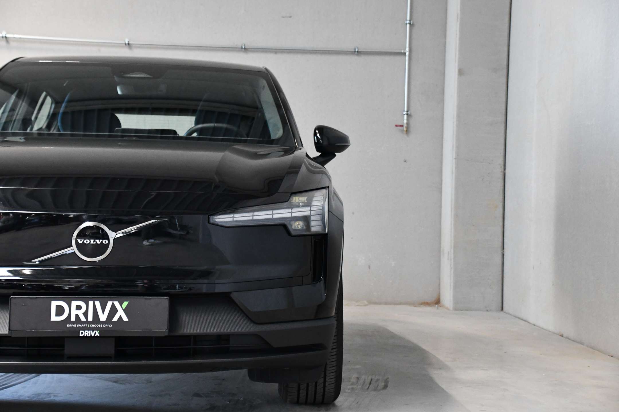 Volvo EX30 51 kWh - Plus - Camera - Harman Kardon - Zetelverwarming - Stuurverwarming - Carplay