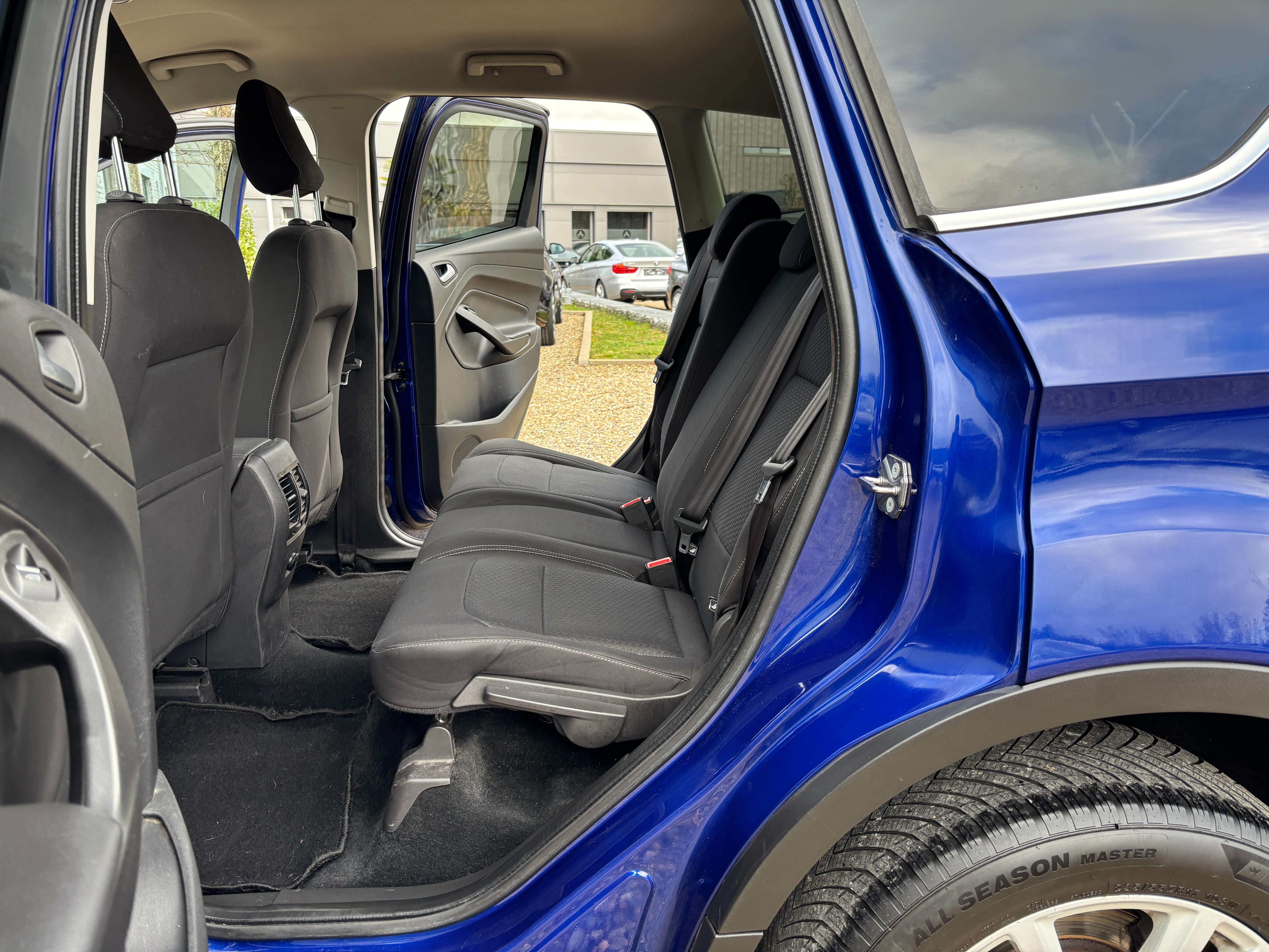 Ford Kuga 1.5 TDCi *SIEGE+VOLANT CHAUFFANT*CARPLAY*GARANTIE*