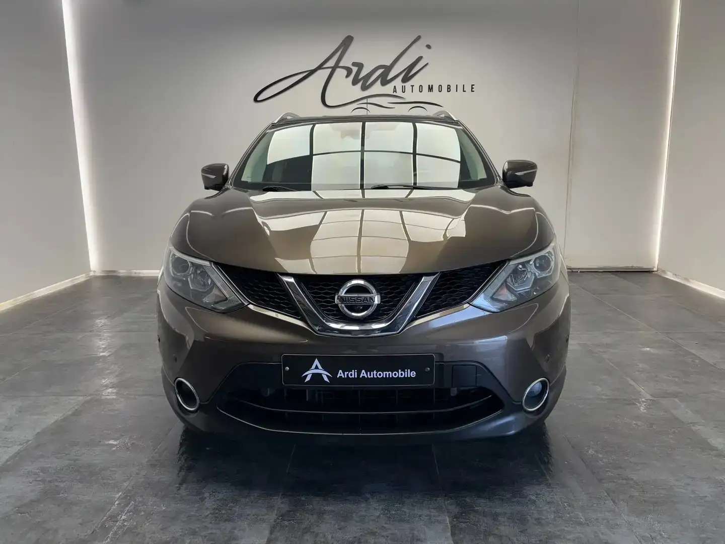 Nissan Qashqai 1.6 dCi 4WD *TOIT PANO*XENON*1ER PROPRIO*GARANTIE*