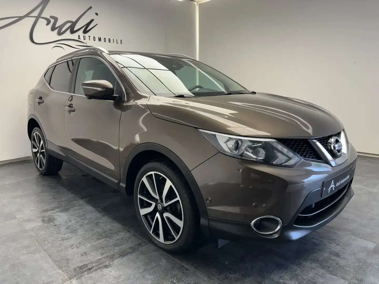 Nissan Qashqai 1.6 dCi 4WD *TOIT PANO*XENON*1ER PROPRIO*GARANTIE*