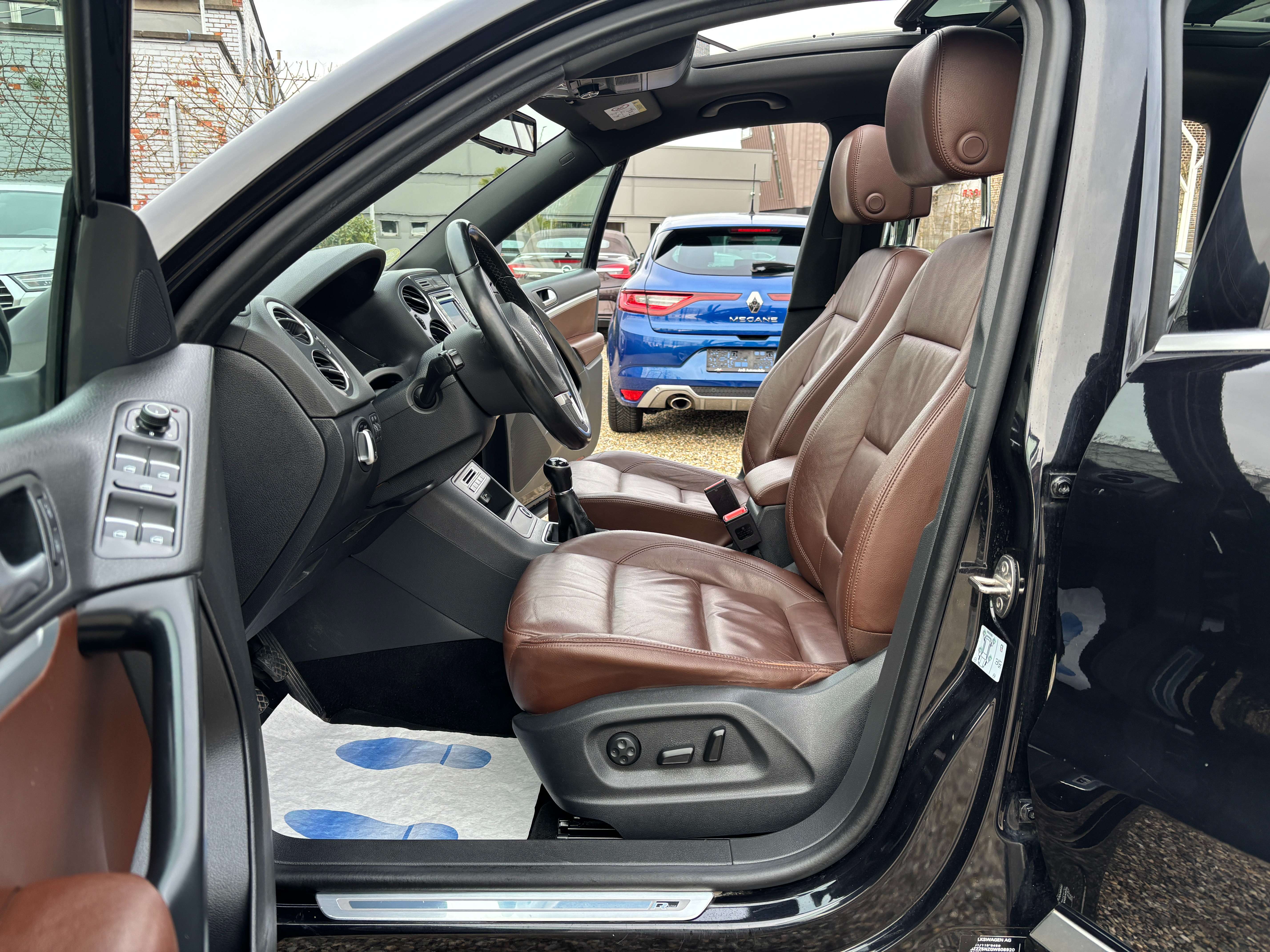 Volkswagen Tiguan 2.0 TDi R Line *TOIT OUV*CAMERA*1ER PROP*GARANTIE*