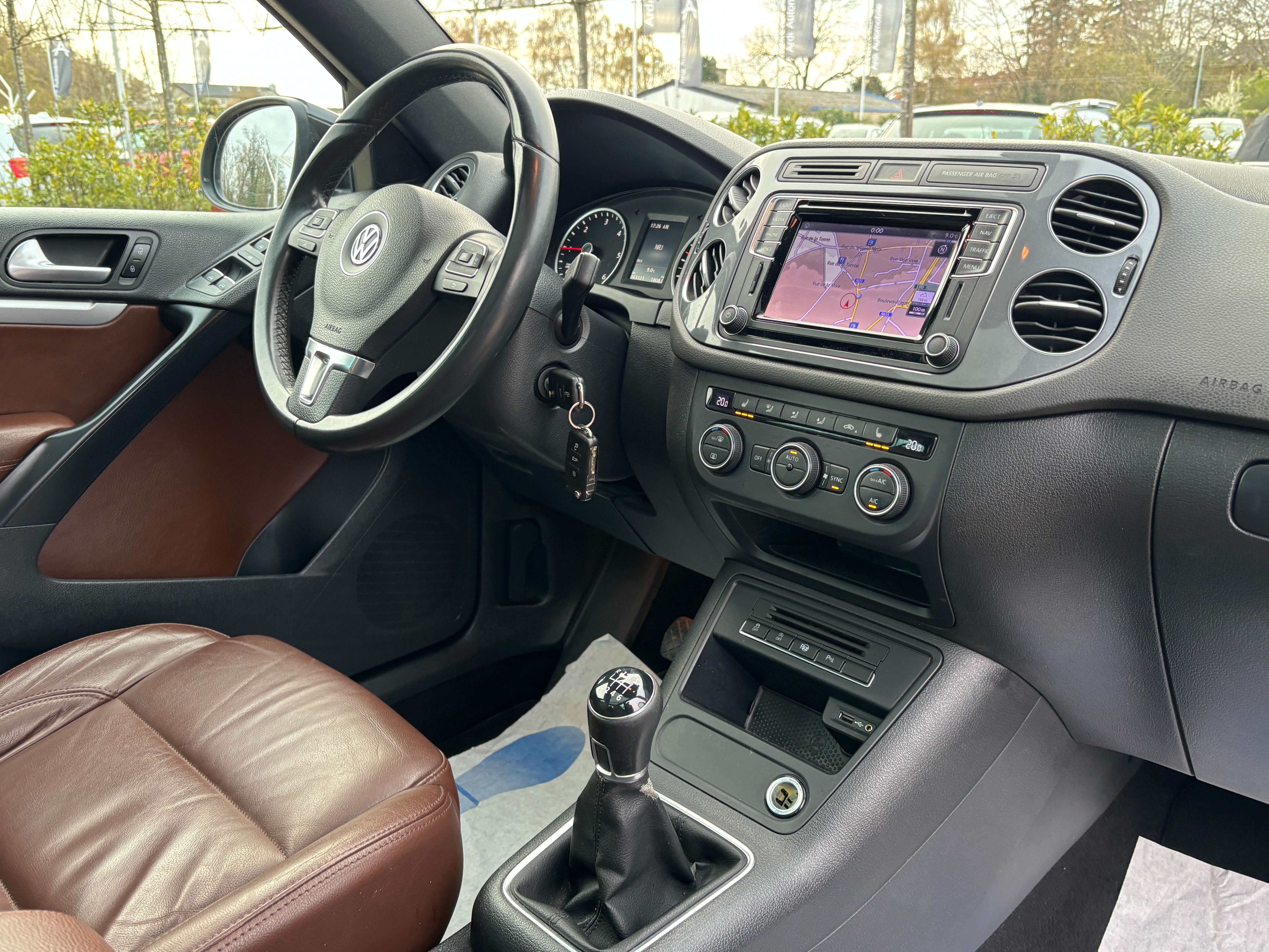 Volkswagen Tiguan 2.0 TDi R Line *TOIT OUV*CAMERA*1ER PROP*GARANTIE*