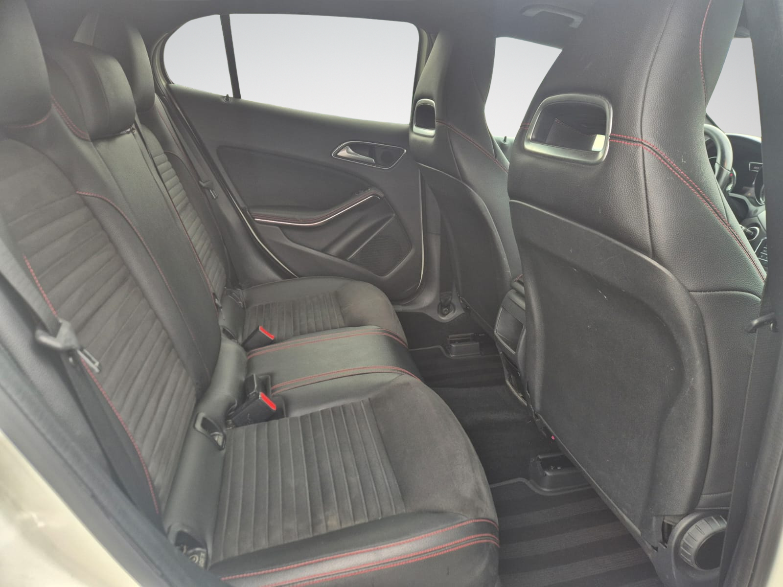 Mercedes-Benz GLA 180 1.6 Turbo / GPS / USB / Full Led / Garantie 12M