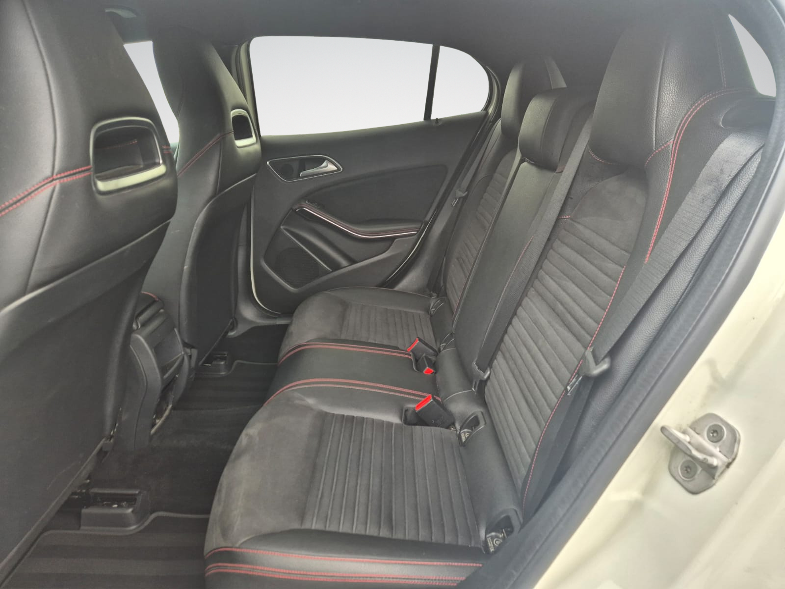 Mercedes-Benz GLA 180 1.6 Turbo / GPS / USB / Full Led / Garantie 12M