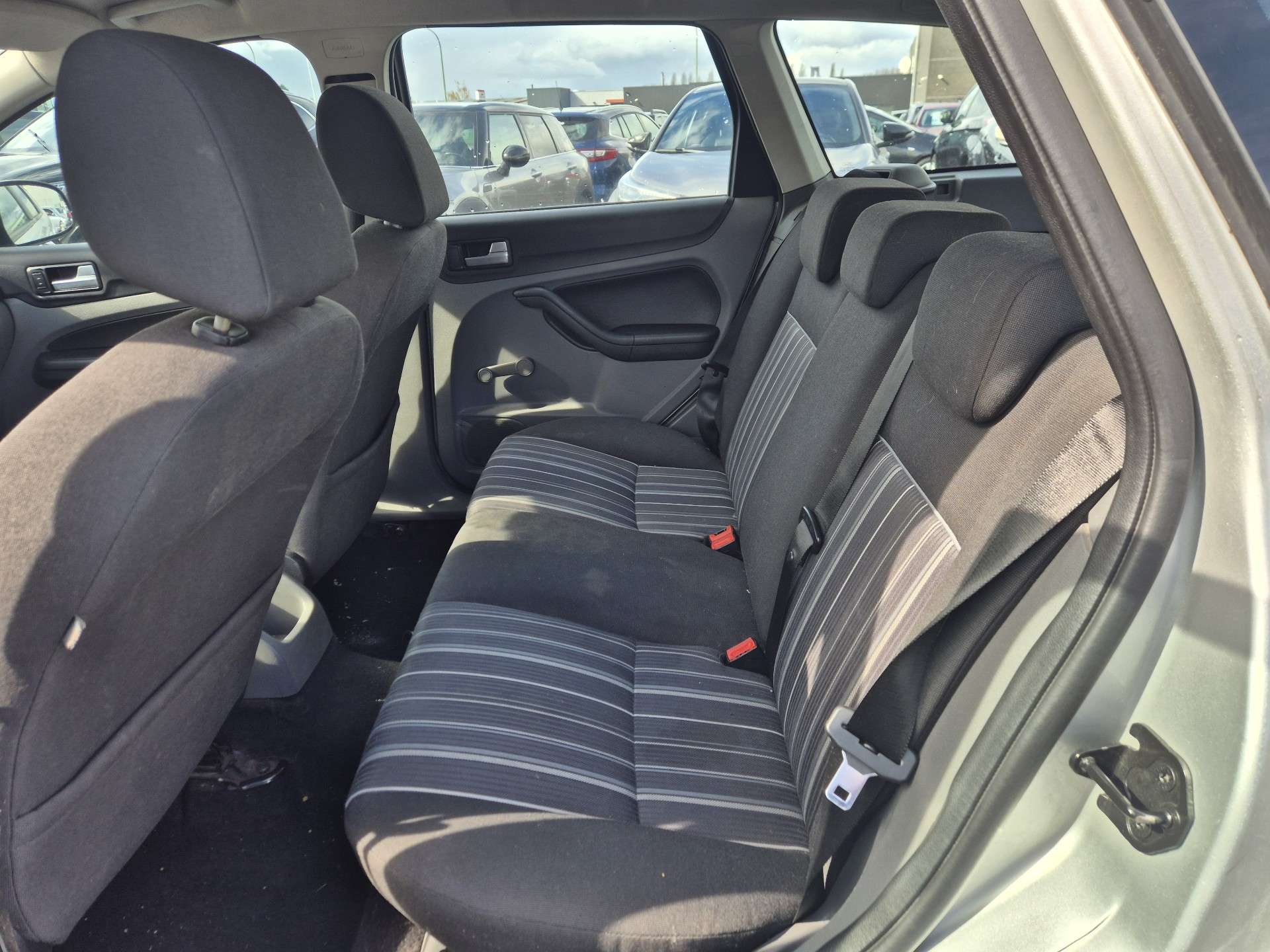 Ford Focus 1.6 TDCi Ambiente DPF / Clim / Marchand ou Export