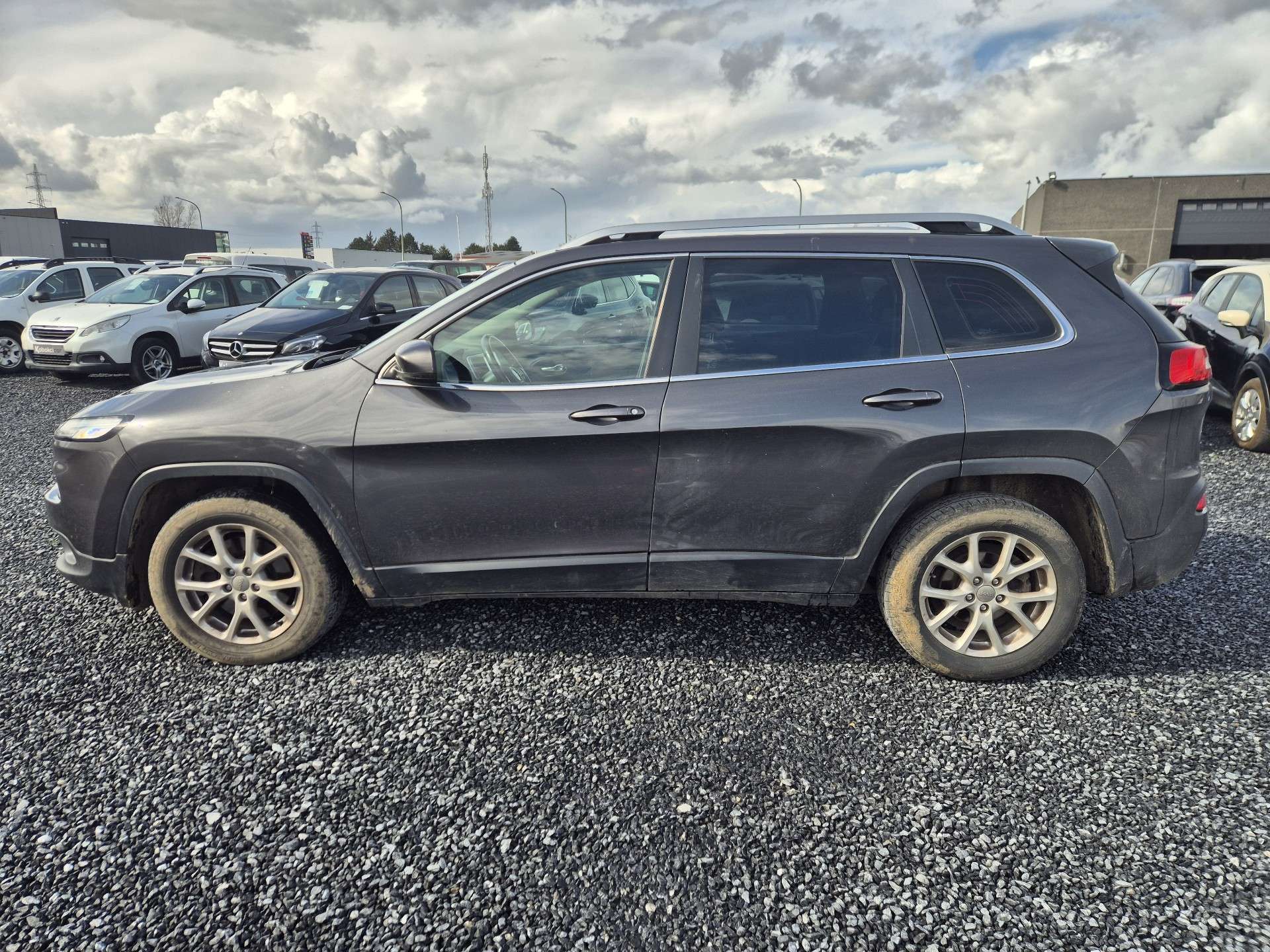 Jeep Cherokee 2.0 MJD 2WD Longitude / Marchand ou Export