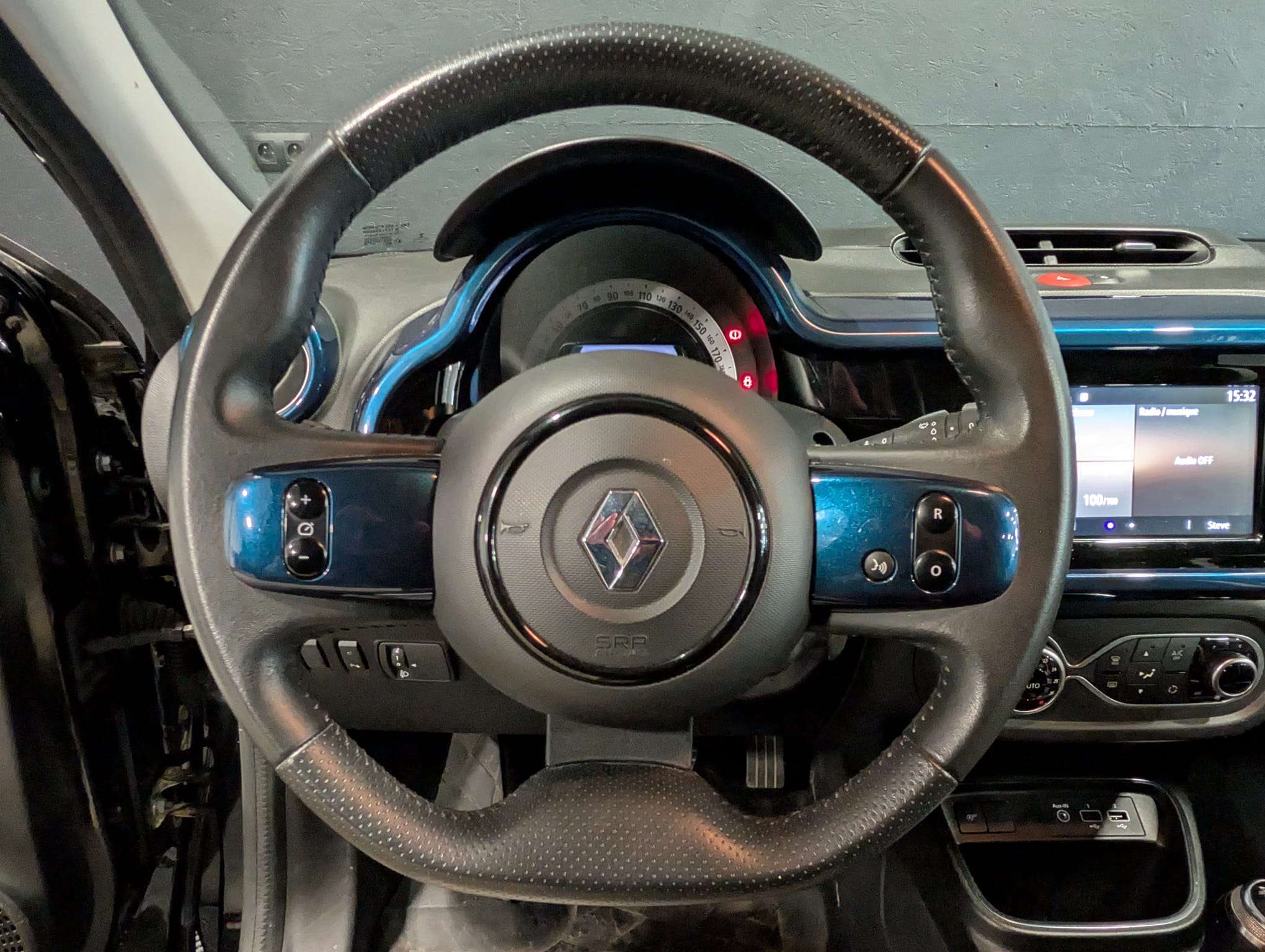 Renault Twingo 1.0i SCe Signature — CarPlay — Caméra — Clim auto