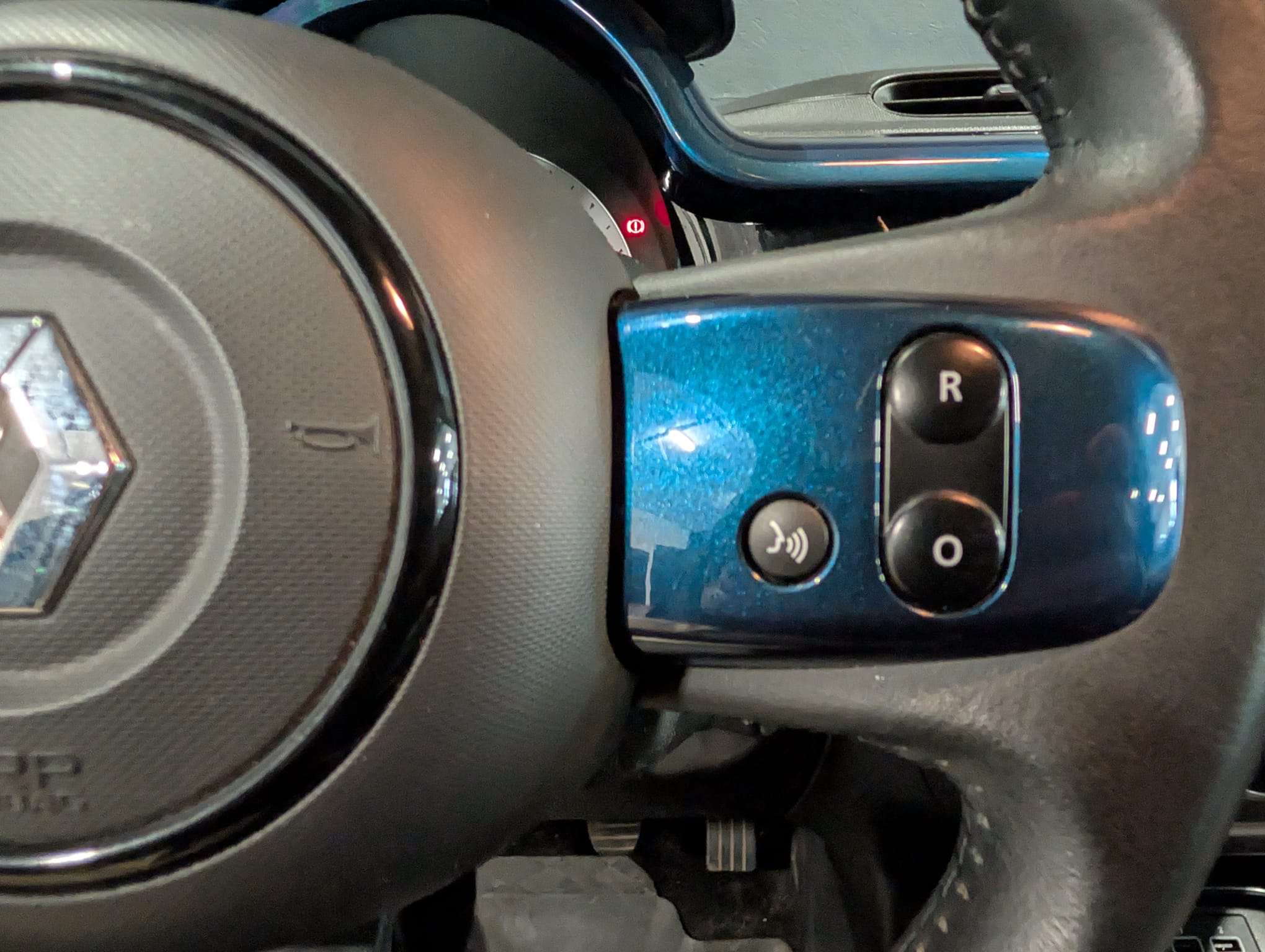 Renault Twingo 1.0i SCe Signature — CarPlay — Caméra — Clim auto