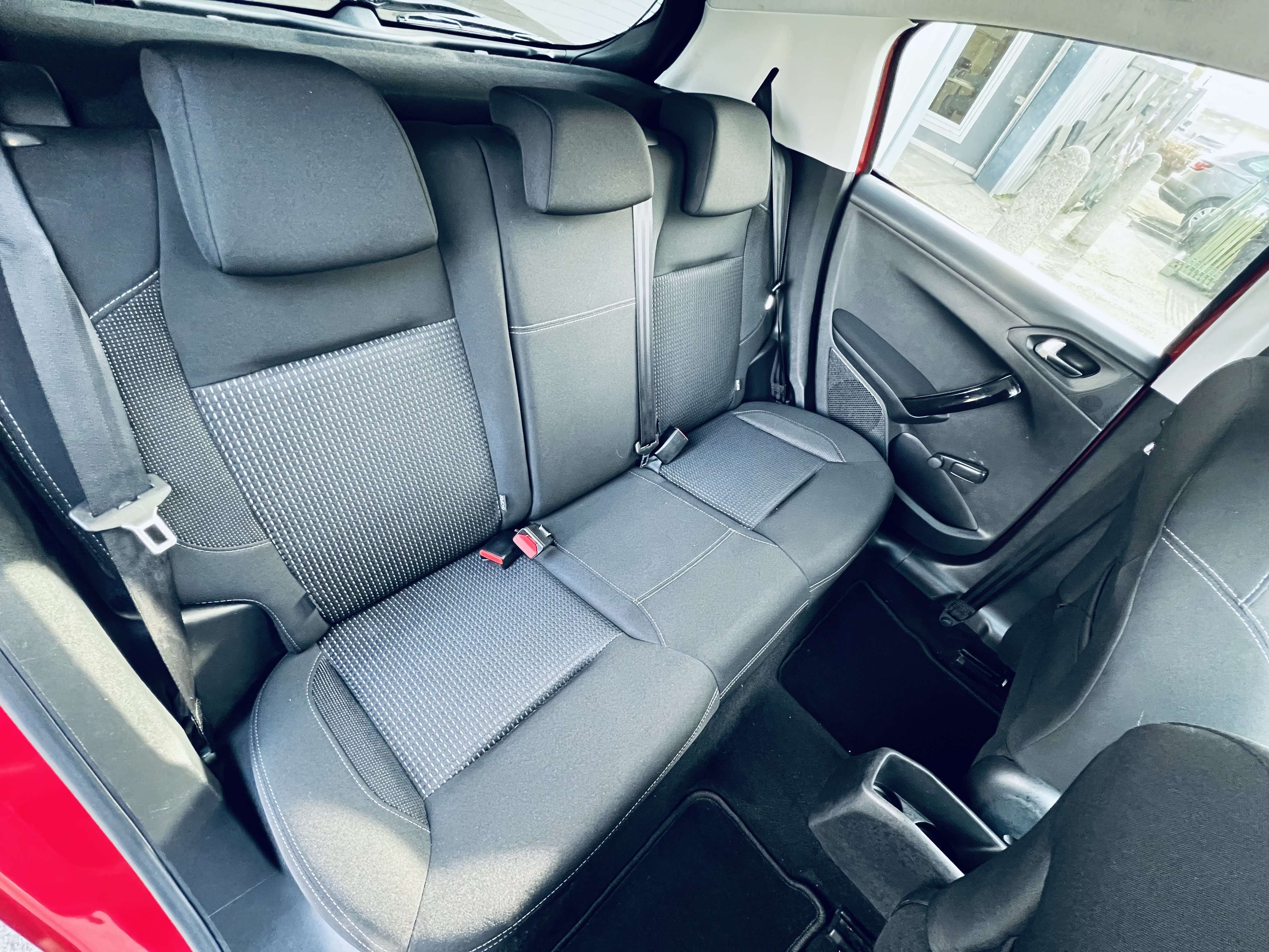 Peugeot 208 1.2i PureTech Style+NAVI+JANTES+TEL+CARNET+CARPASS