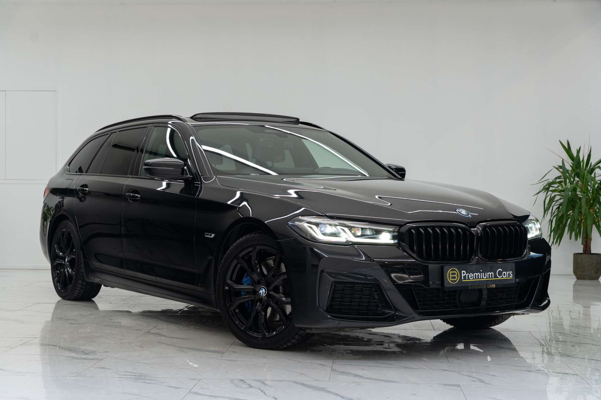 BMW 530 e touring M-pack! Full, Pano, ACC, Memory! Sfeer!